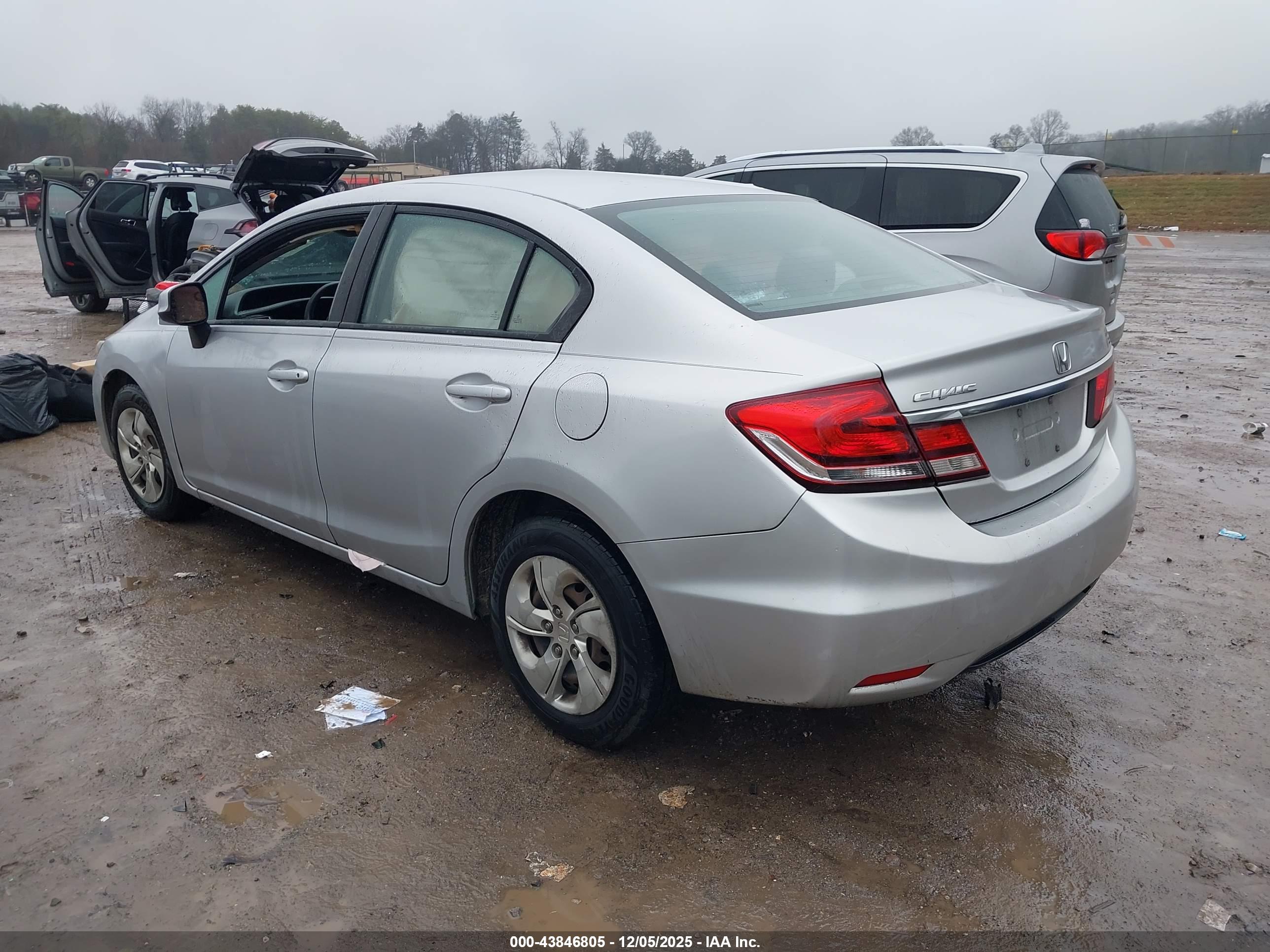 HONDA CIVIC image 3