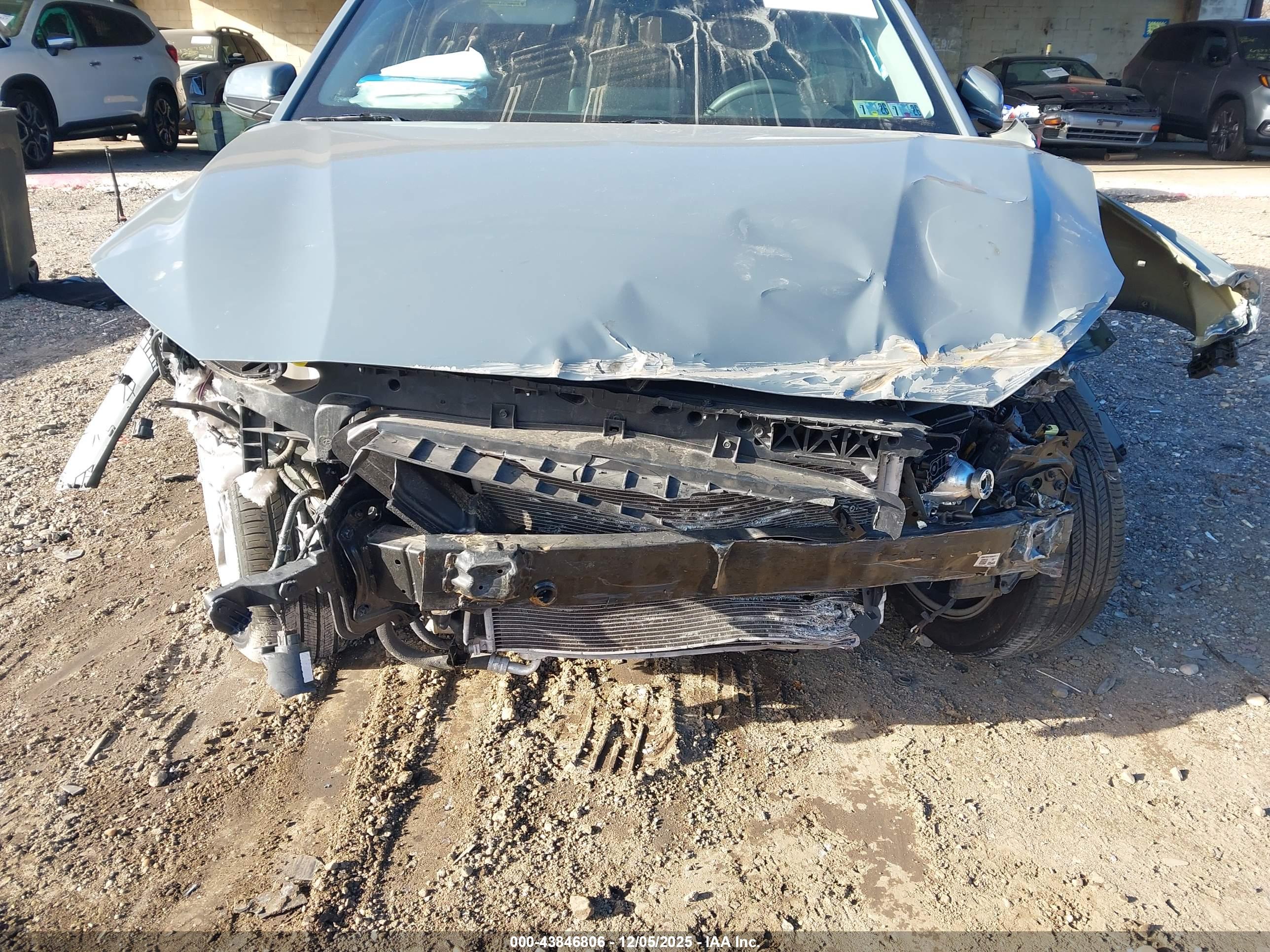 HYUNDAI KONA image 6