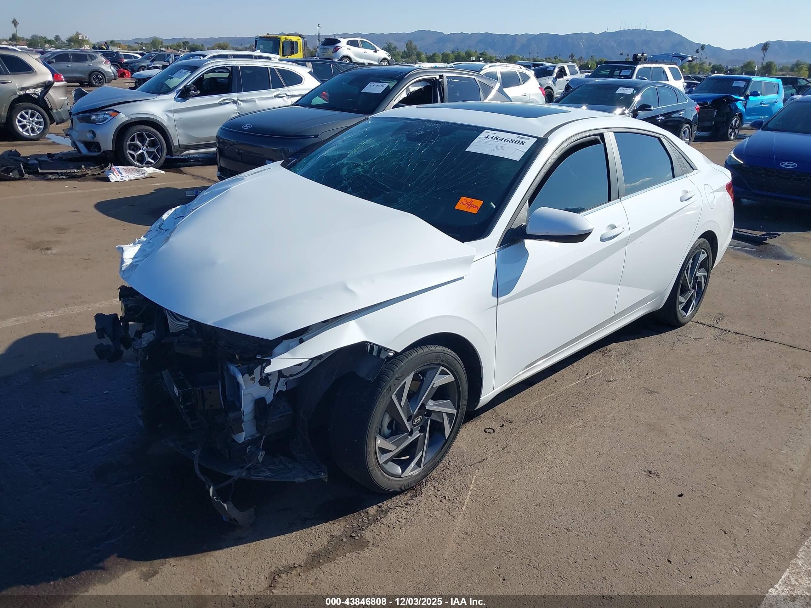 HYUNDAI ELANTRA image 2