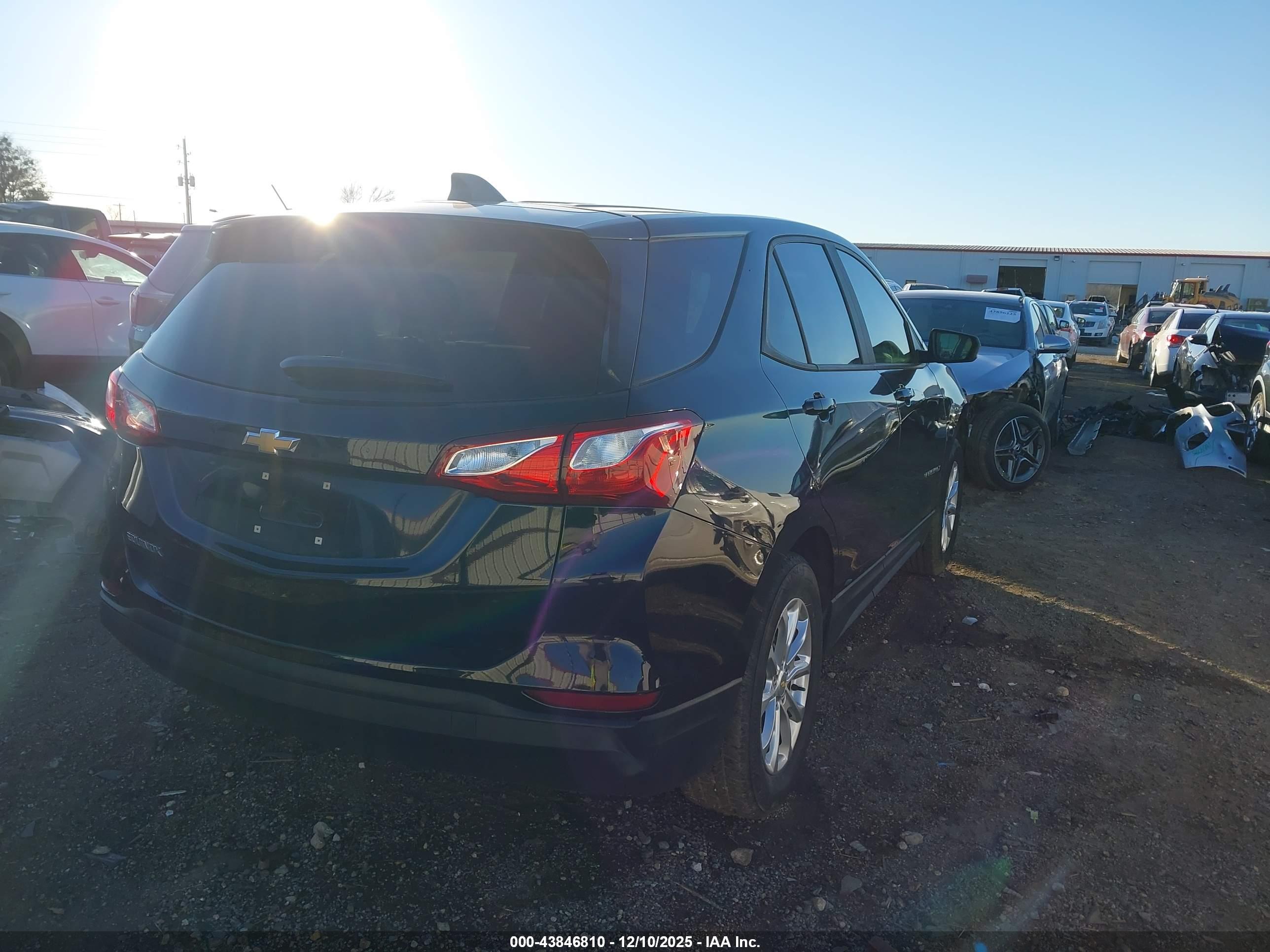 CHEVROLET EQUINOX image 4