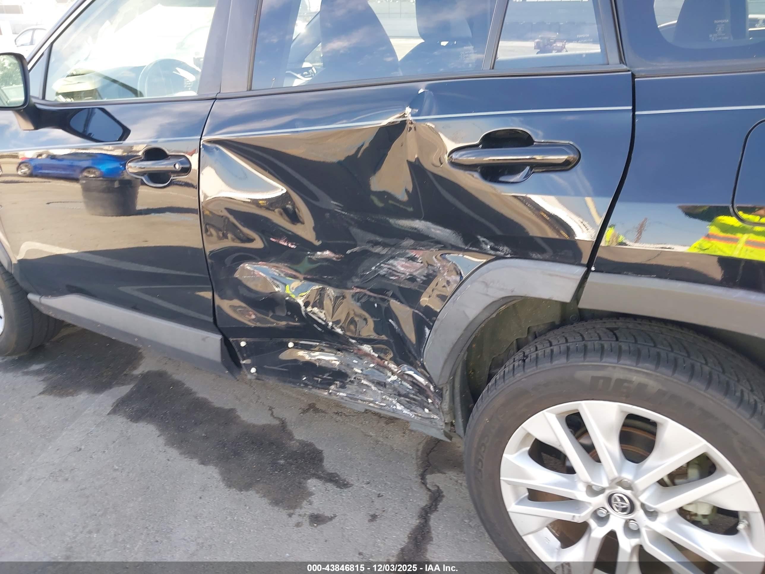 TOYOTA RAV4 image 6