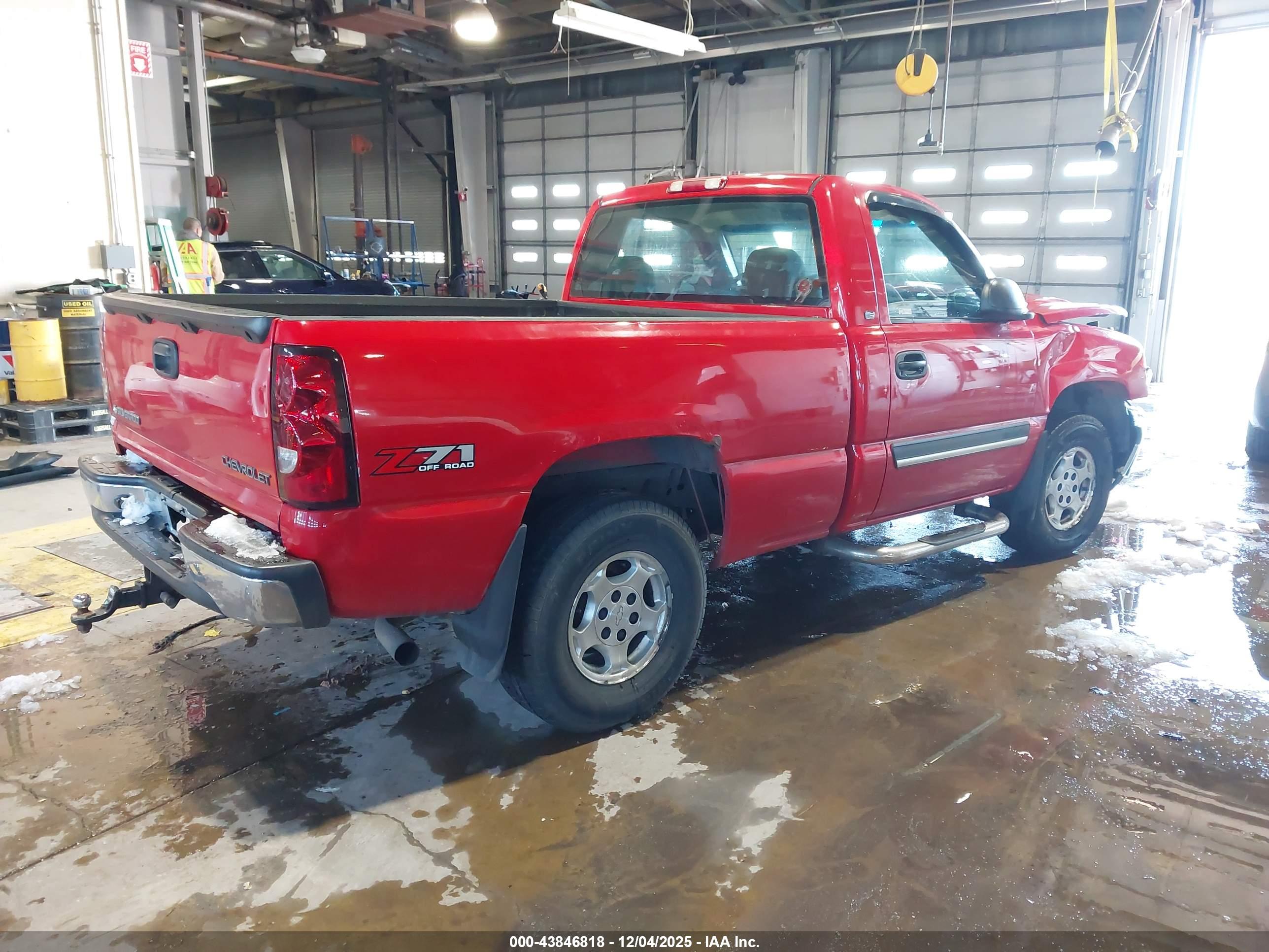 CHEVROLET SILVERADO image 4