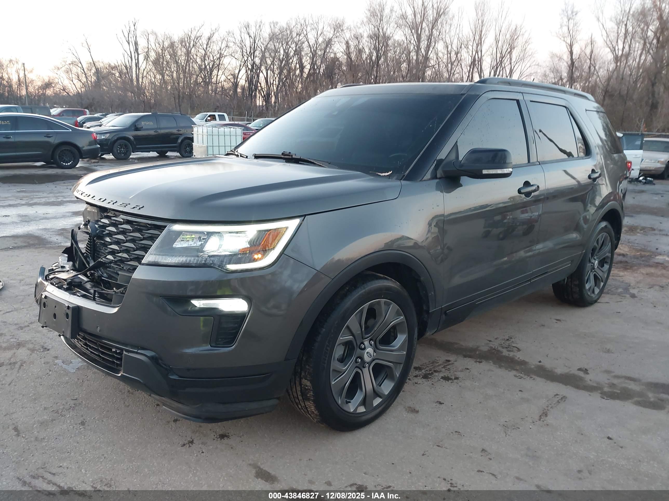 FORD EXPLORER image 2