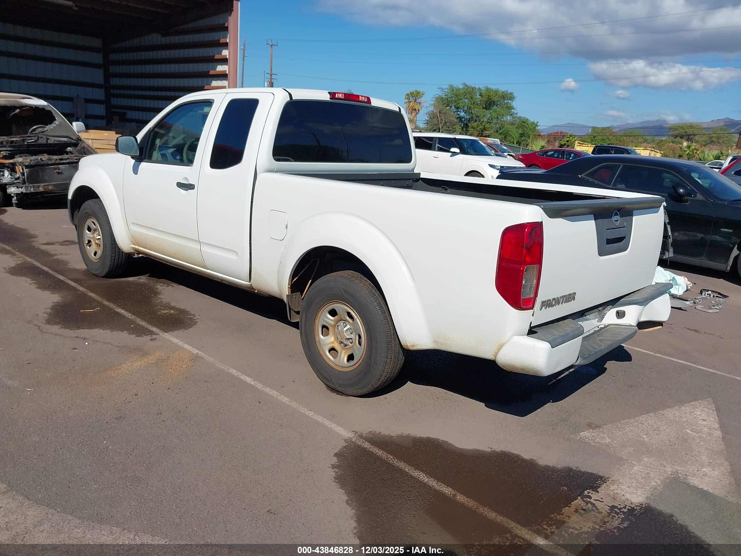 NISSAN FRONTIER image 3