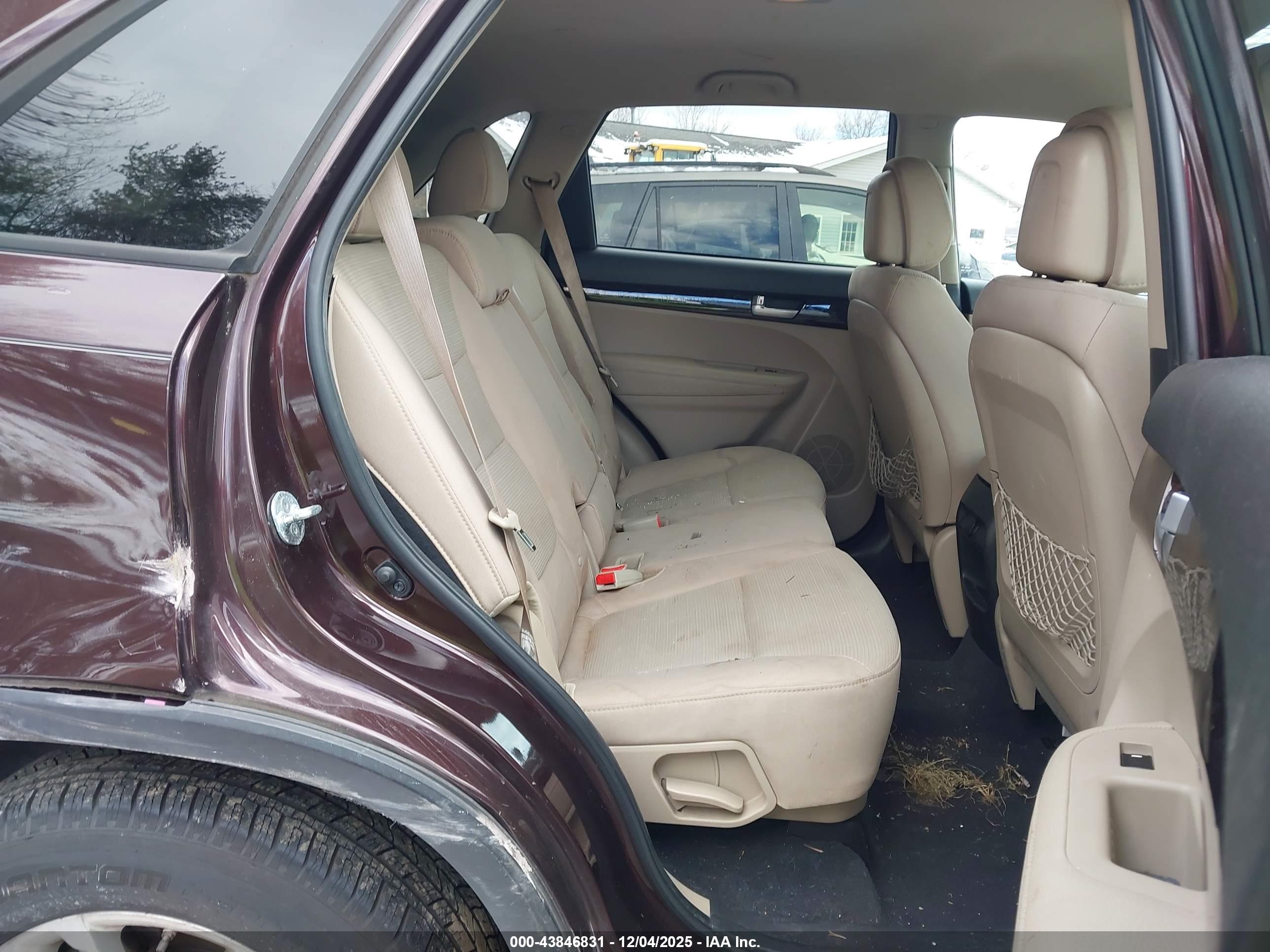 KIA SORENTO image 8