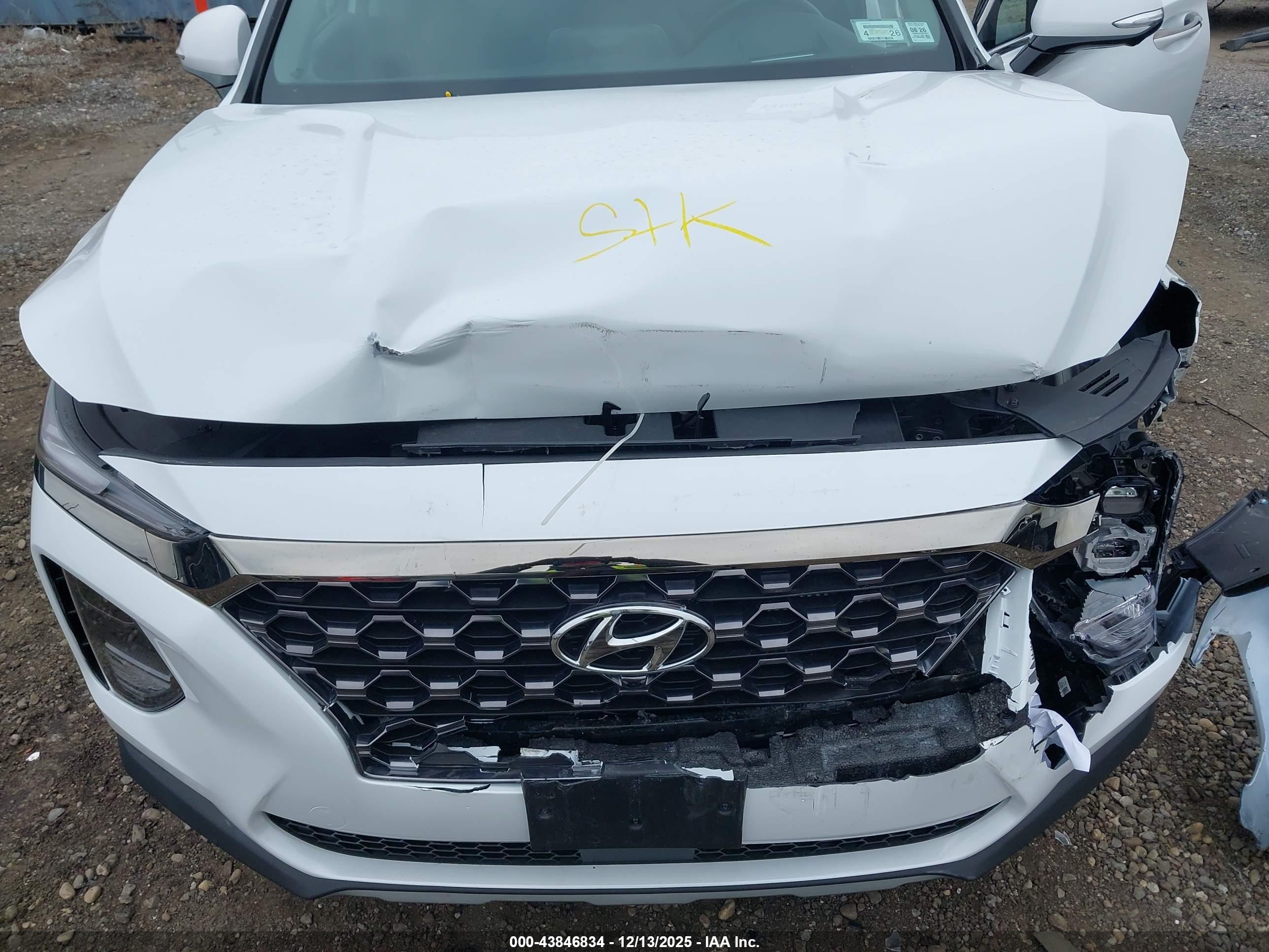 HYUNDAI SANTA image 10
