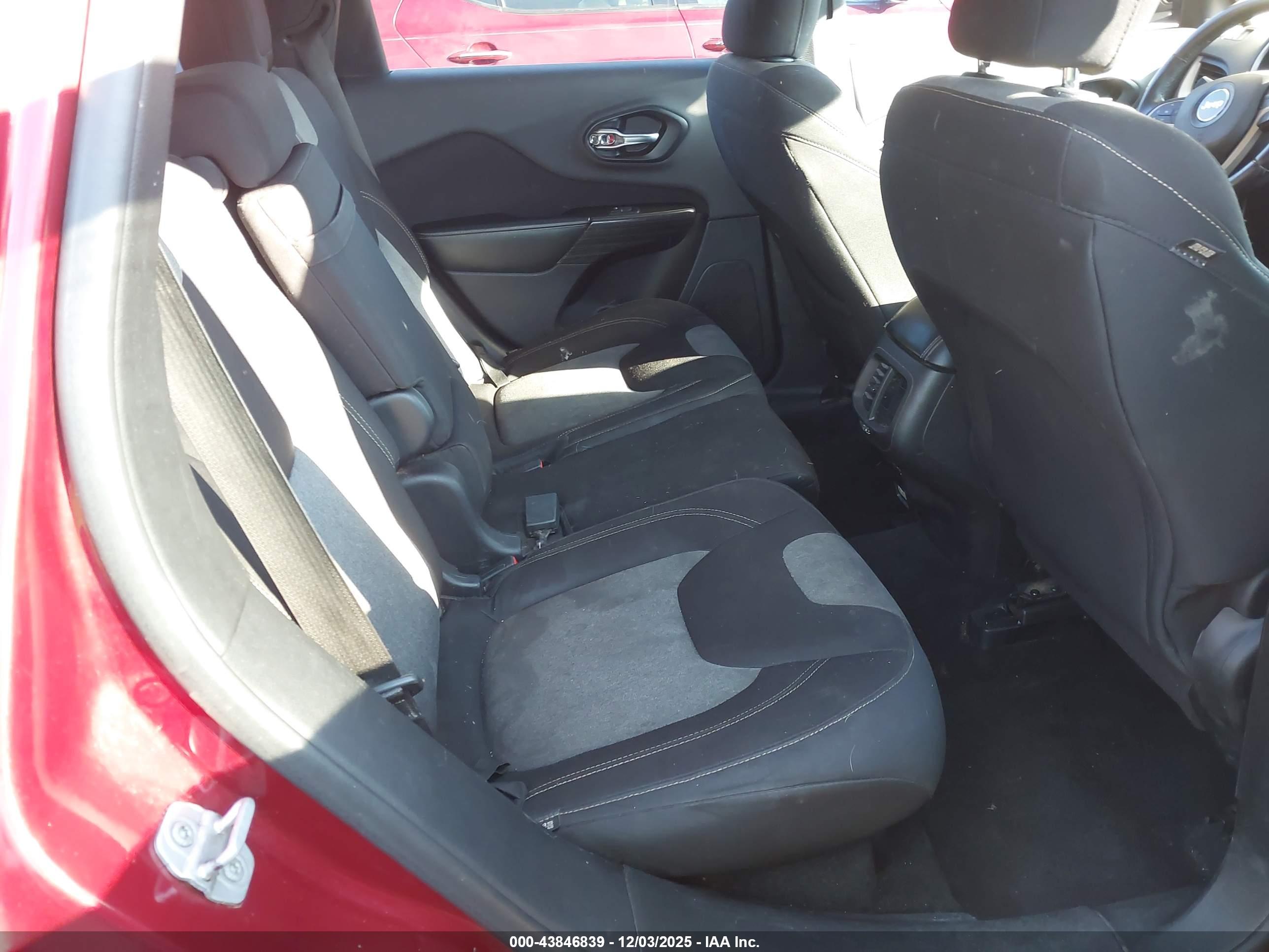 JEEP CHEROKEE image 8