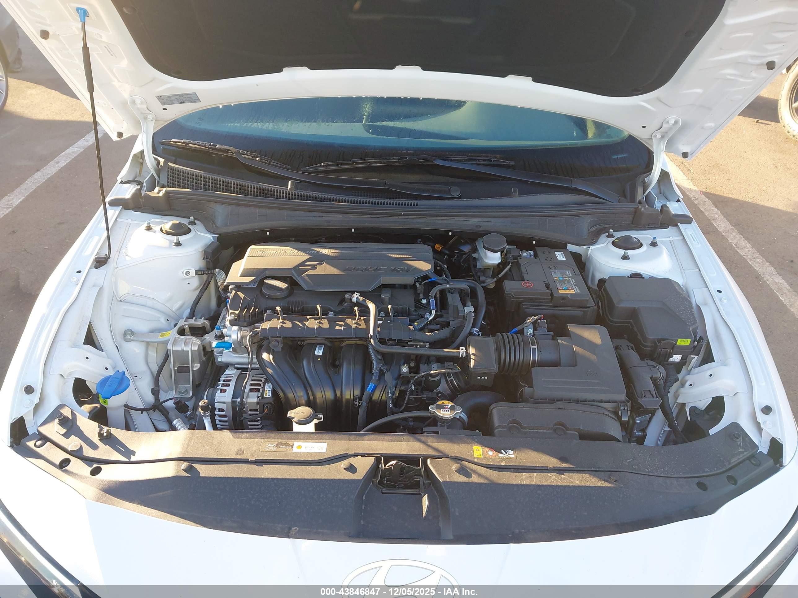 HYUNDAI ELANTRA image 10
