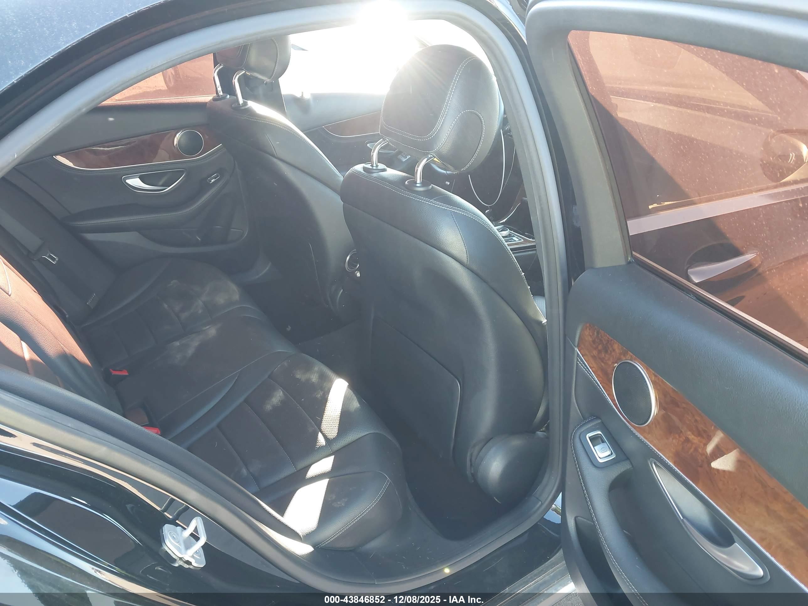 MERCEDES-BENZ C image 8