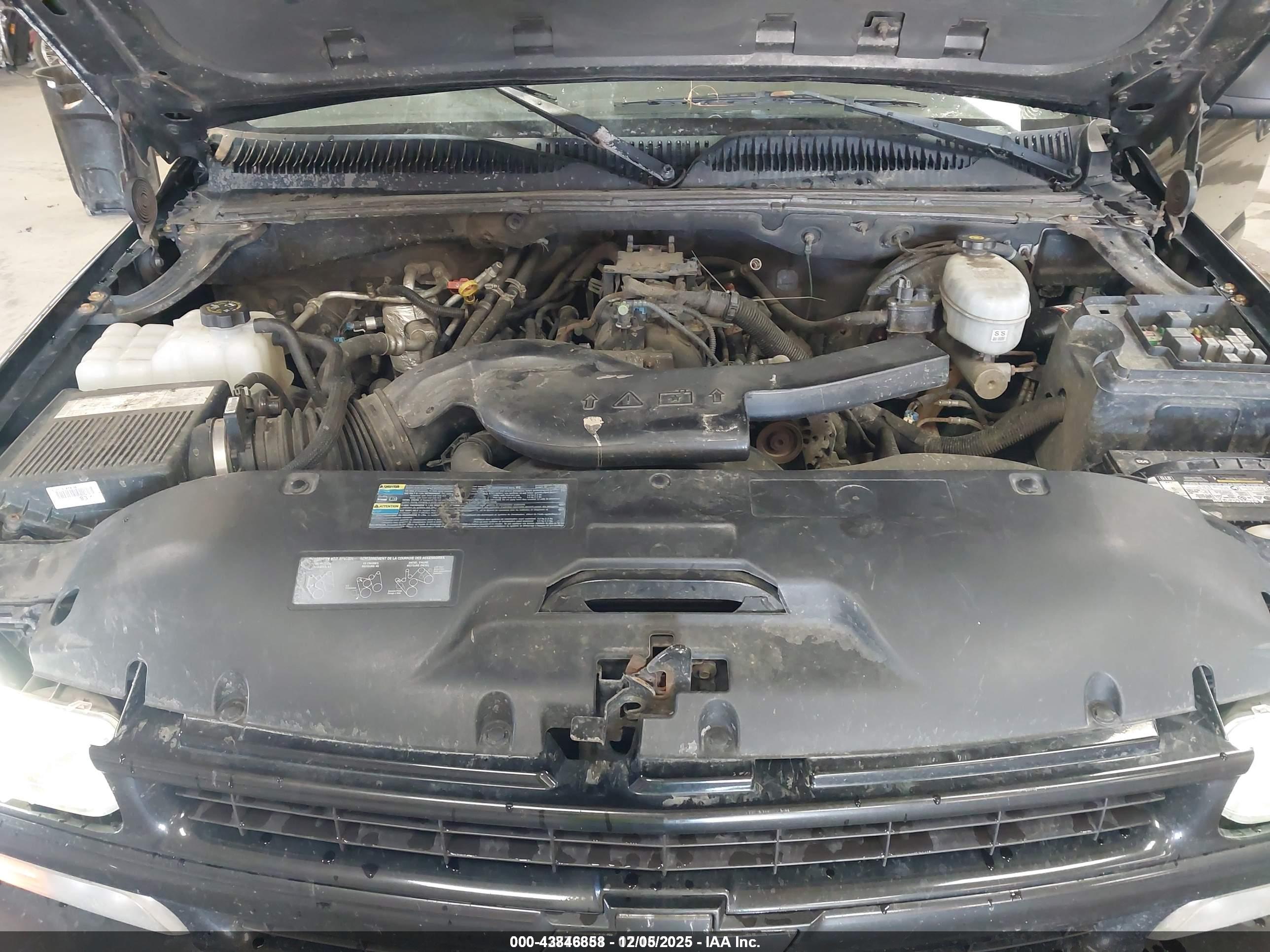 CHEVROLET TAHOE image 10