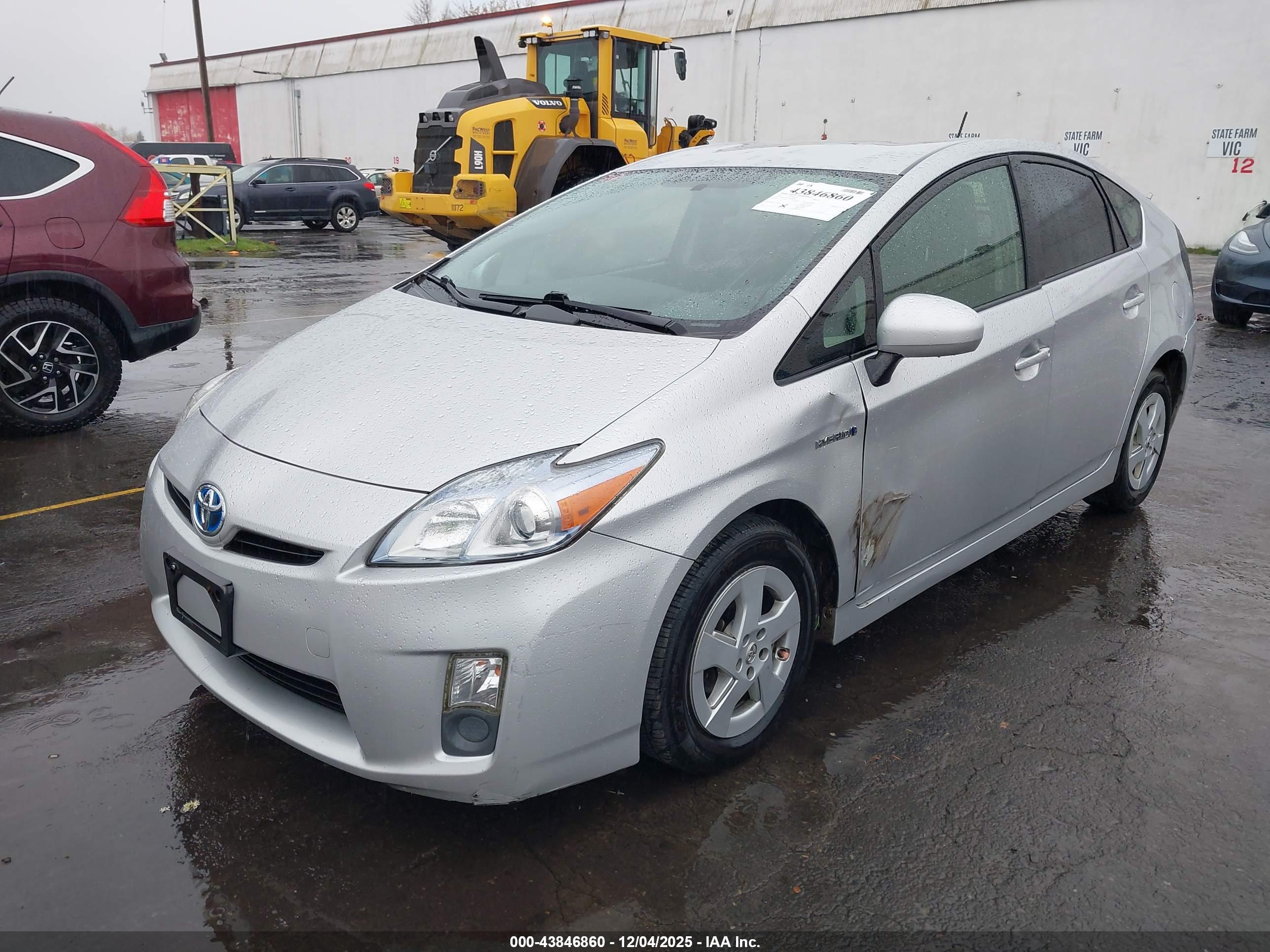 TOYOTA PRIUS image 2