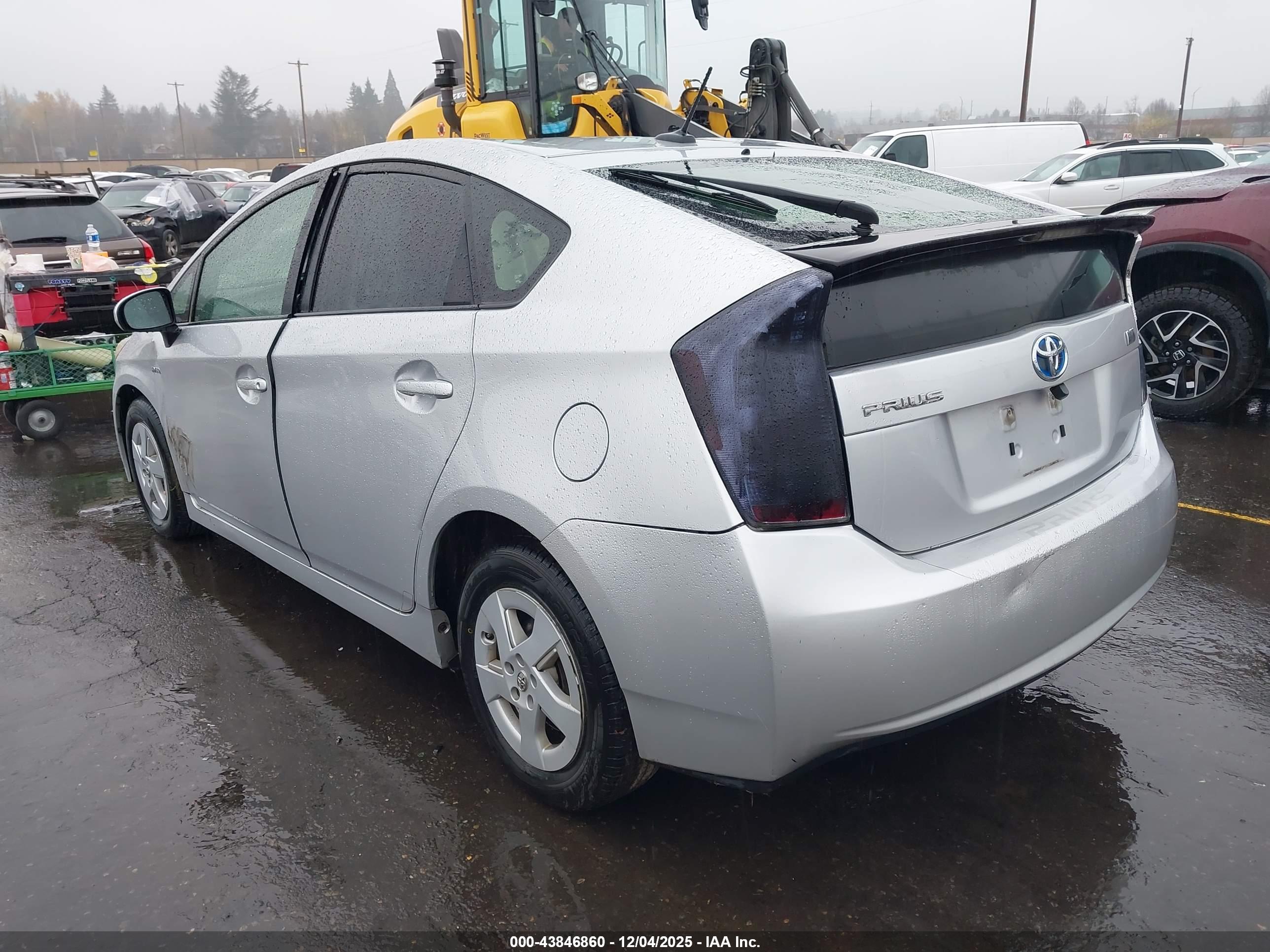 TOYOTA PRIUS image 3