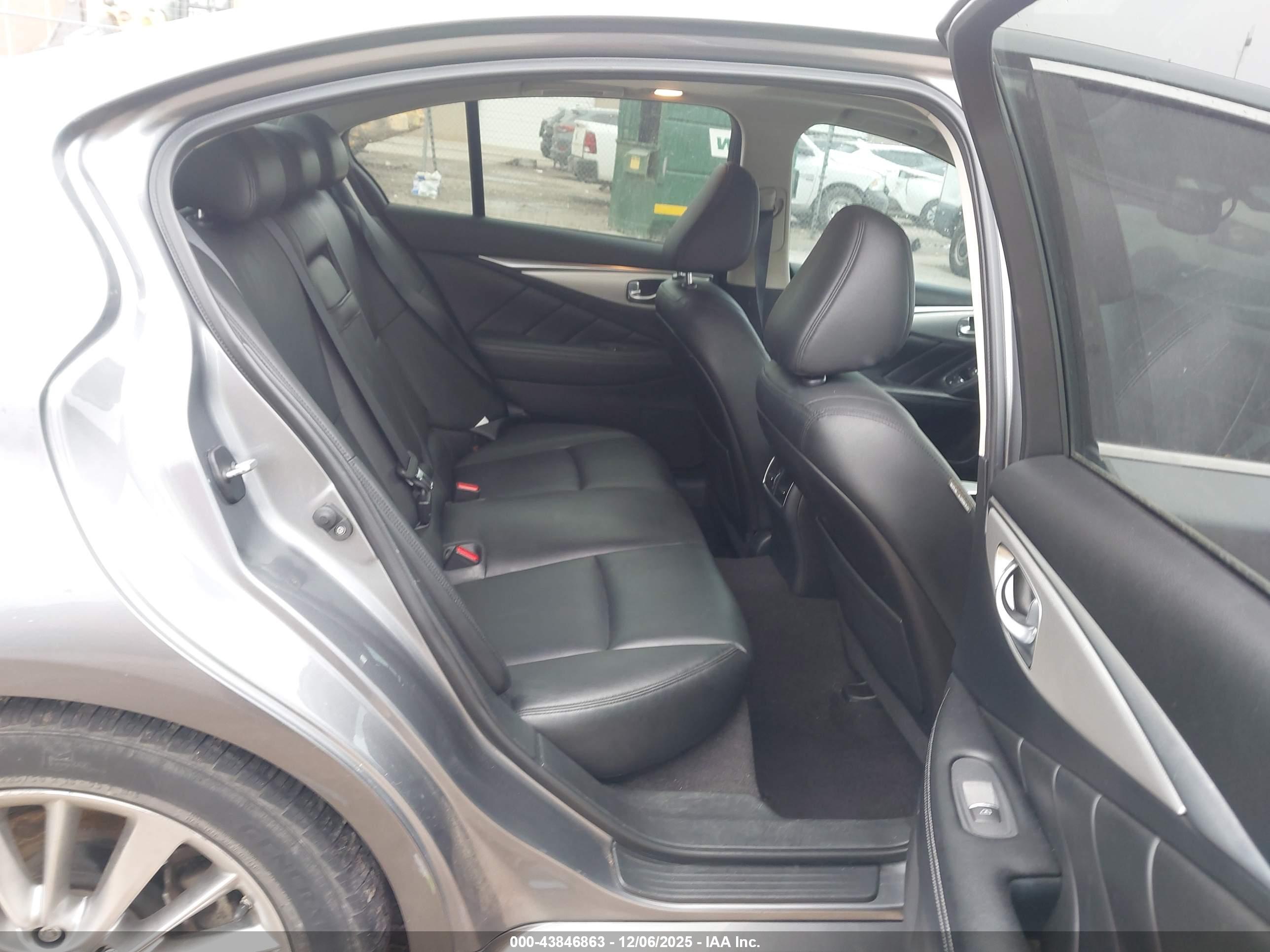 INFINITI Q50 image 8