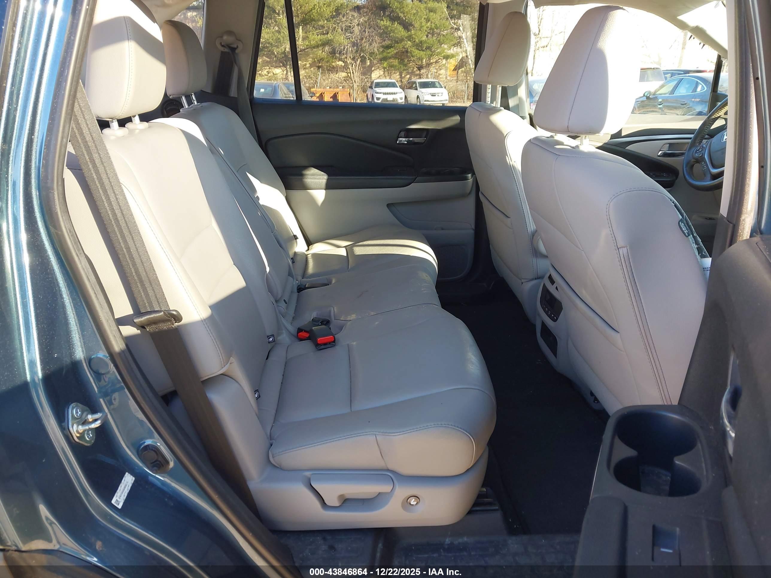 HONDA PILOT image 8