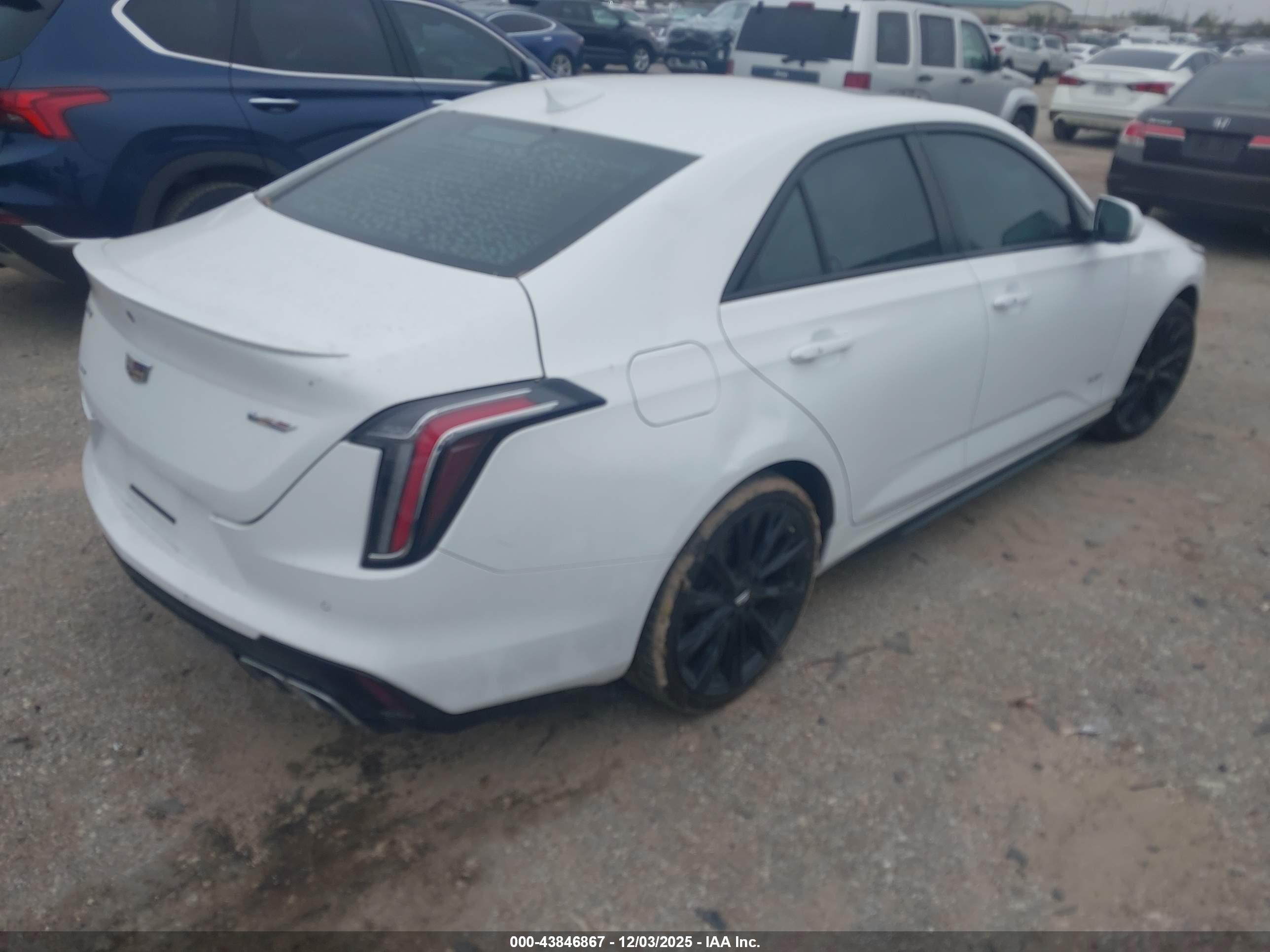CADILLAC CT4 image 4
