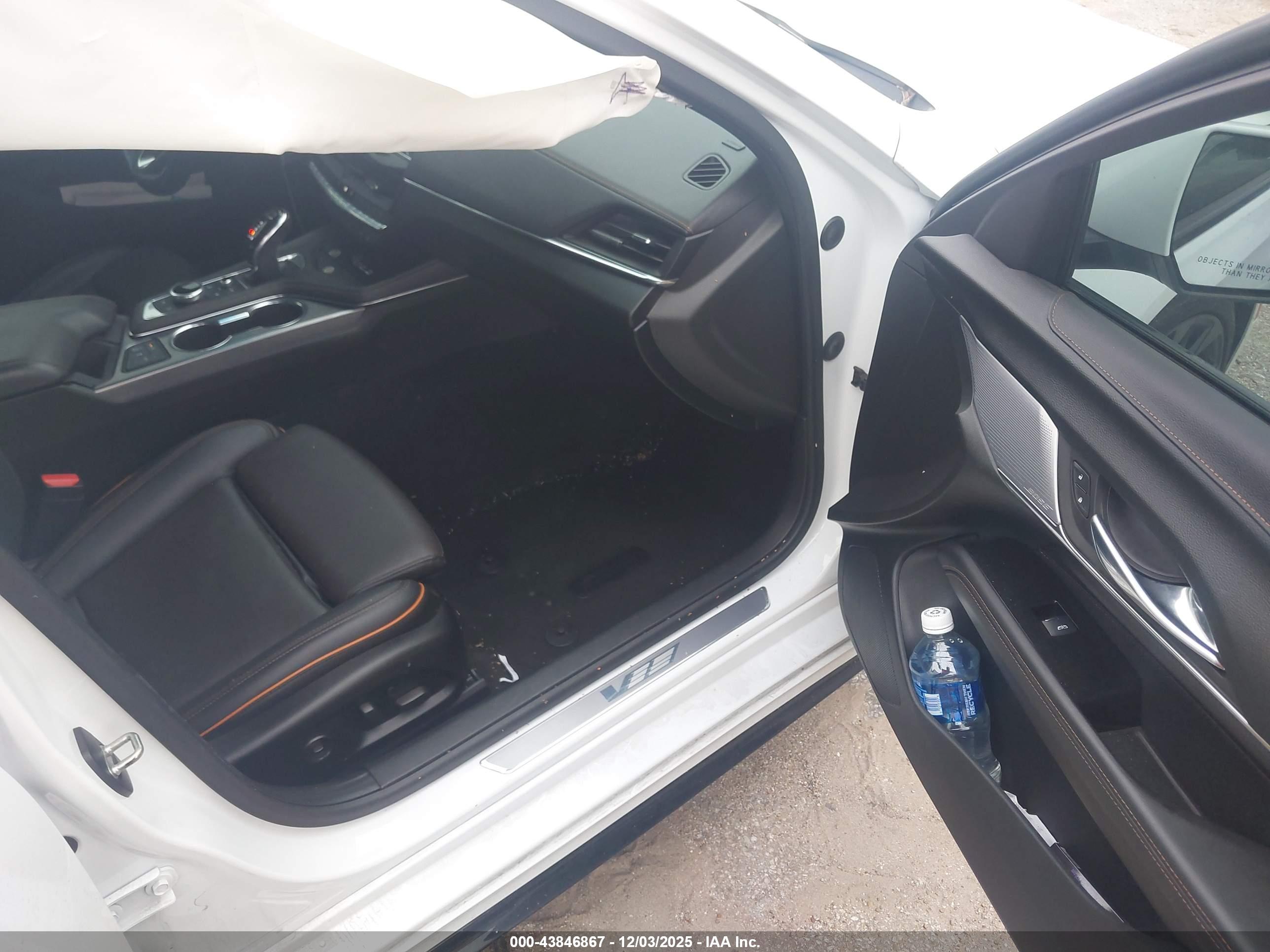 CADILLAC CT4 image 5