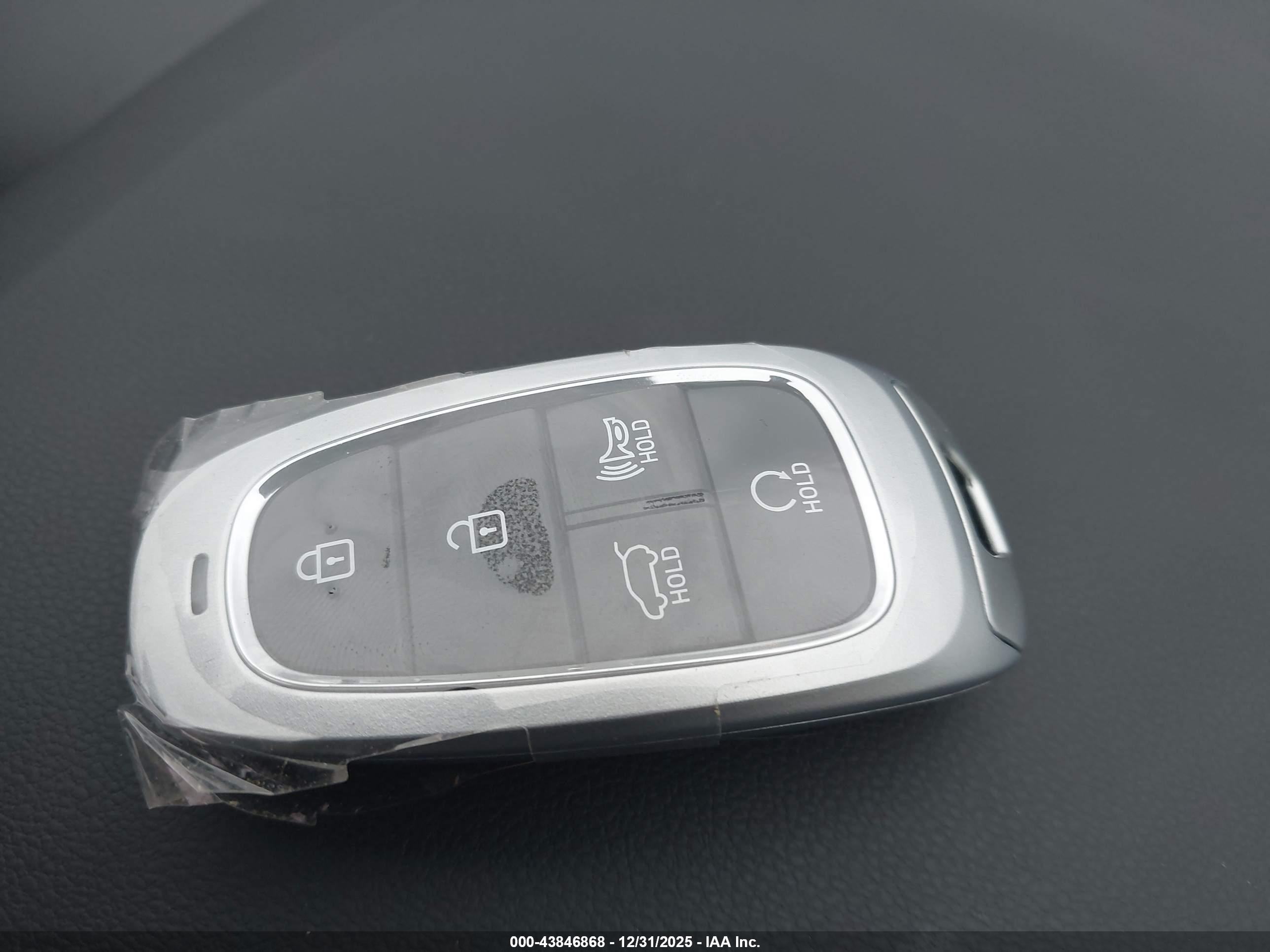 HYUNDAI TUCSON image 11