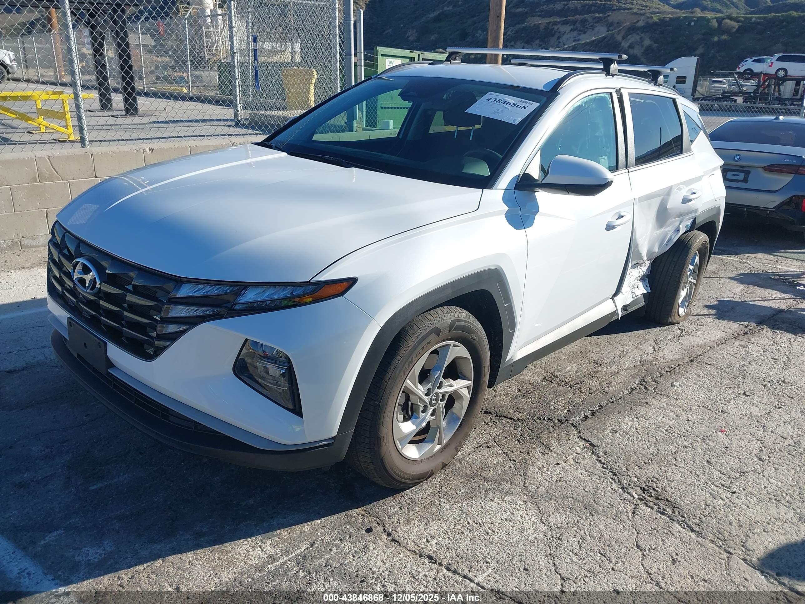 HYUNDAI TUCSON image 2