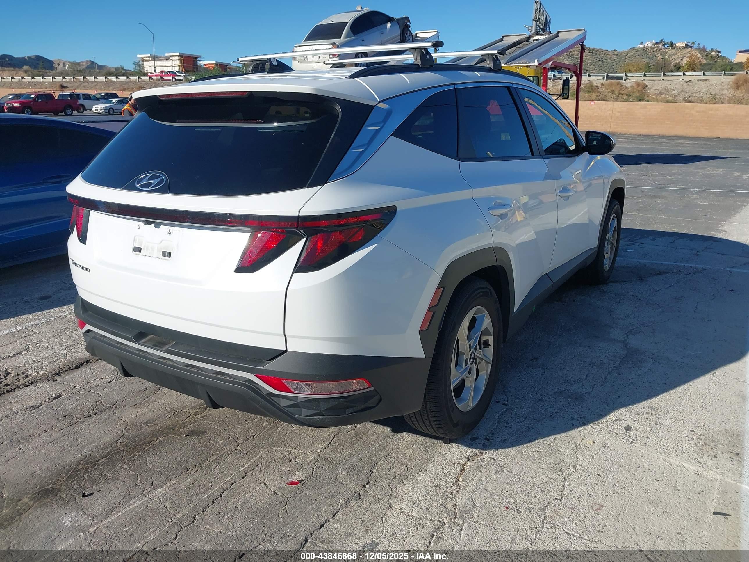 HYUNDAI TUCSON image 4