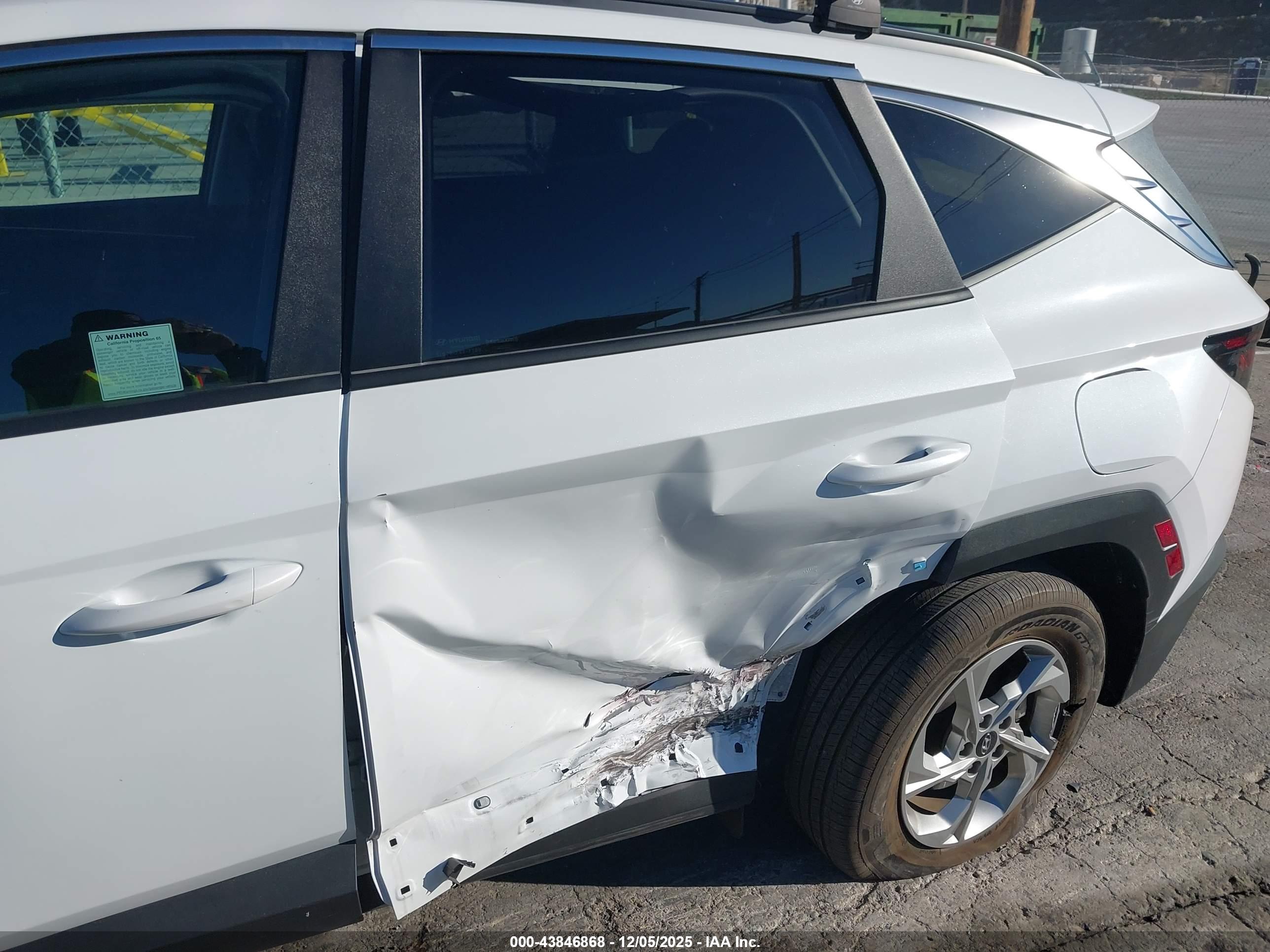 HYUNDAI TUCSON image 6