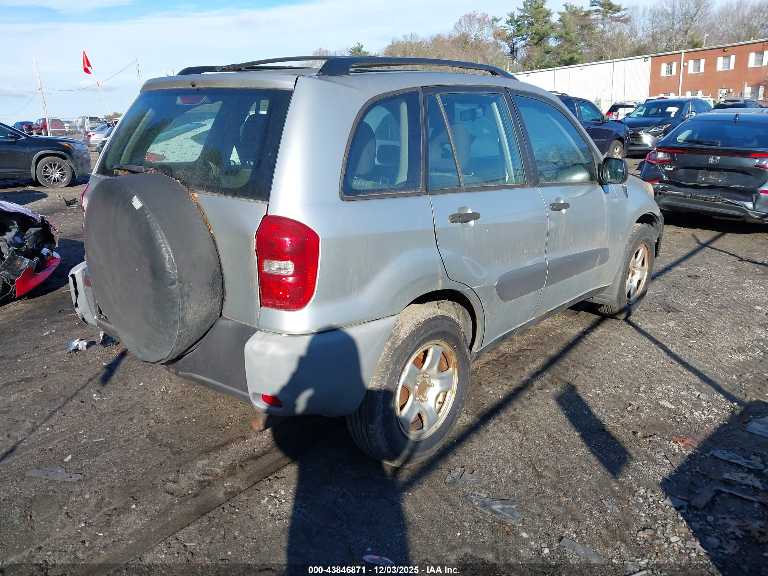 TOYOTA RAV4 image 4
