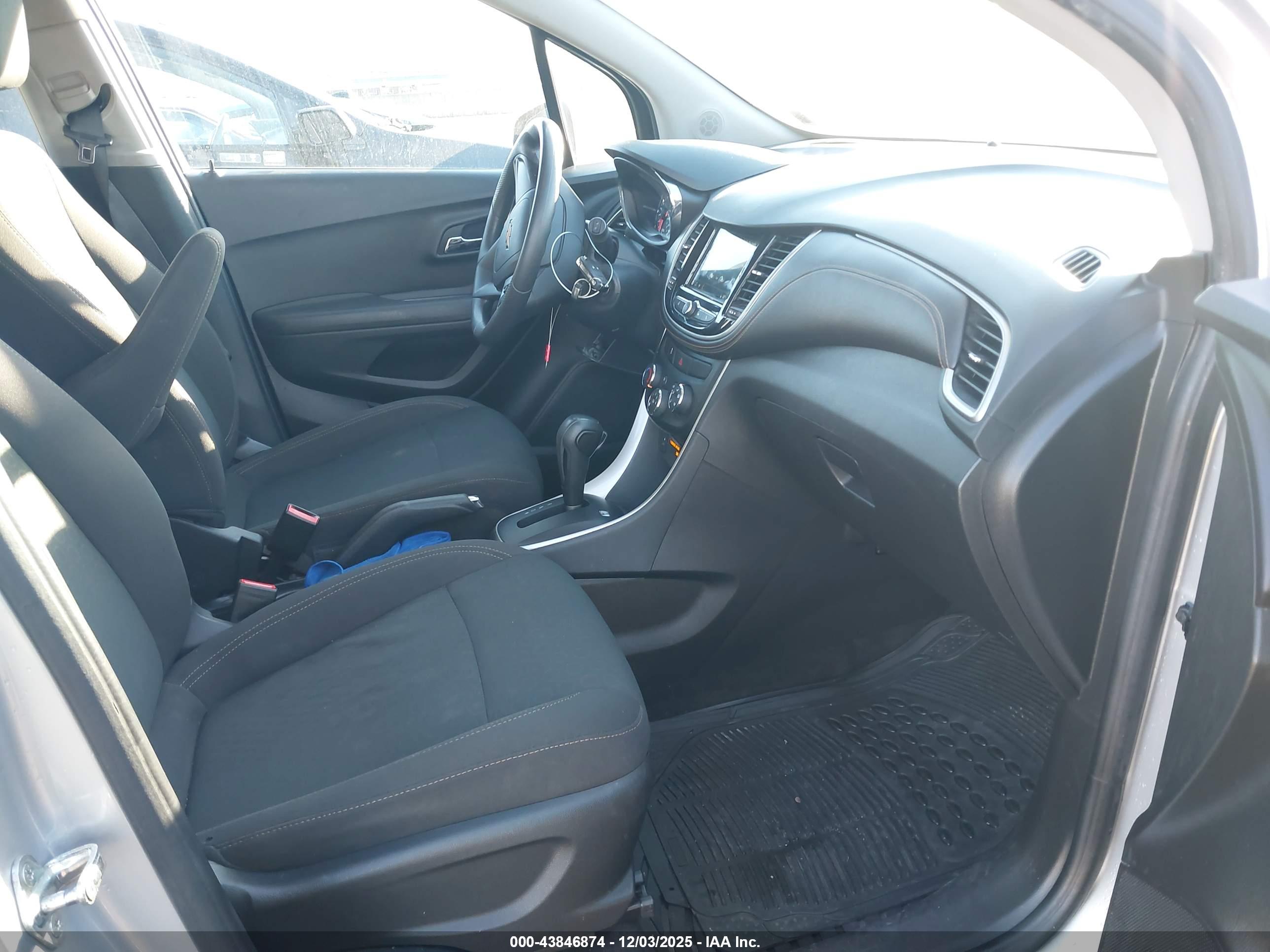CHEVROLET TRAX image 5