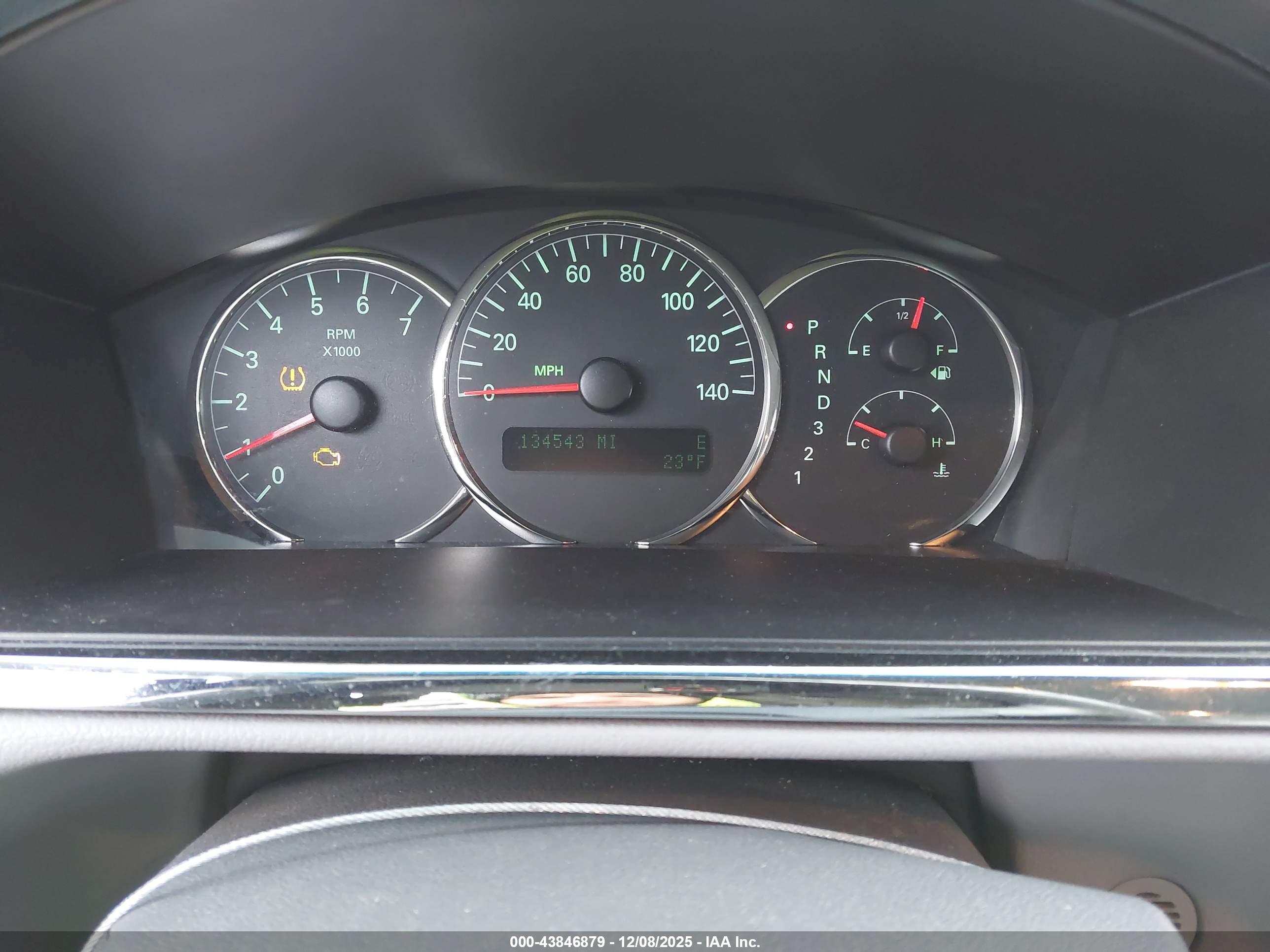 BUICK LACROSSE image 7