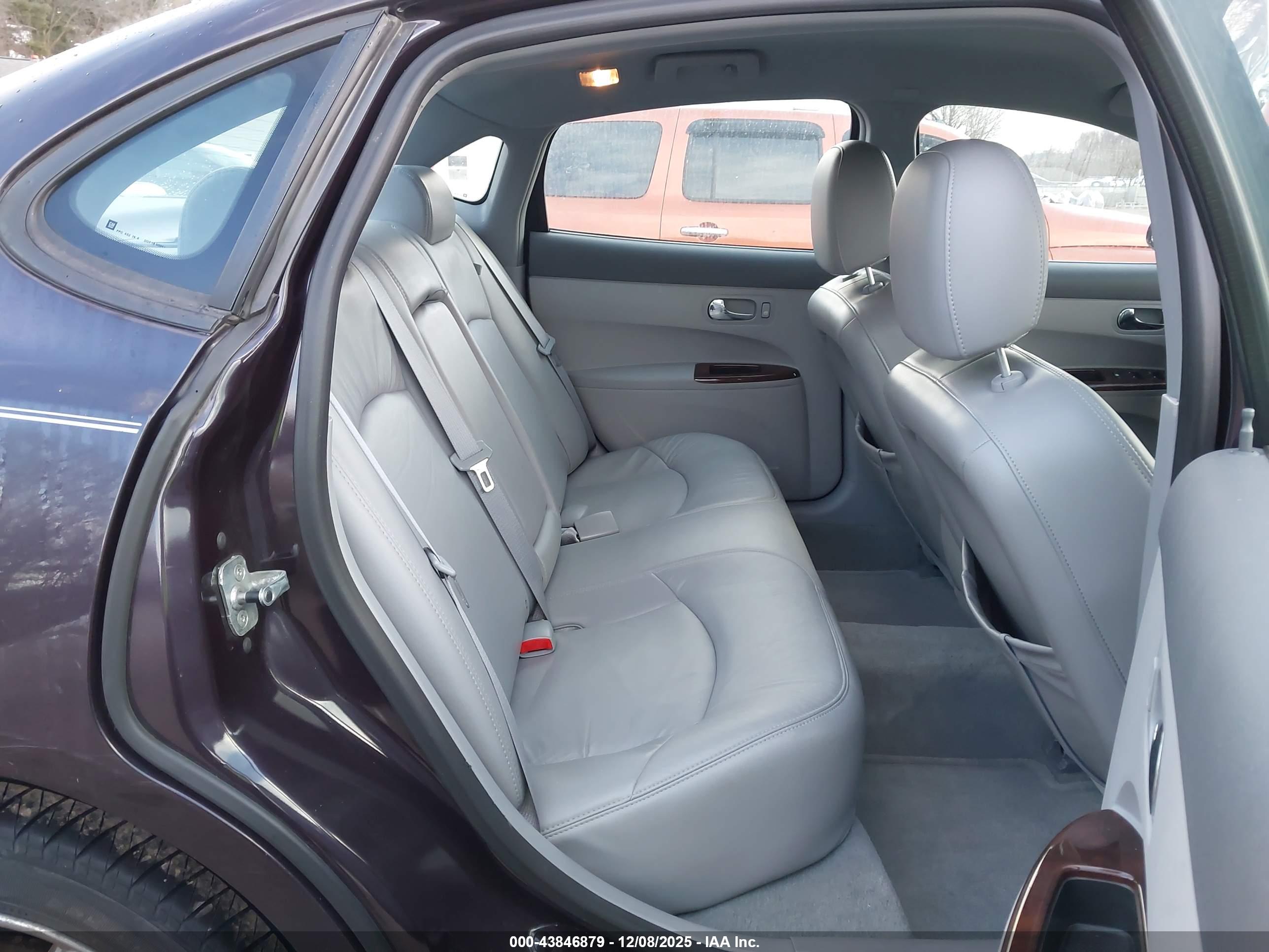 BUICK LACROSSE image 8