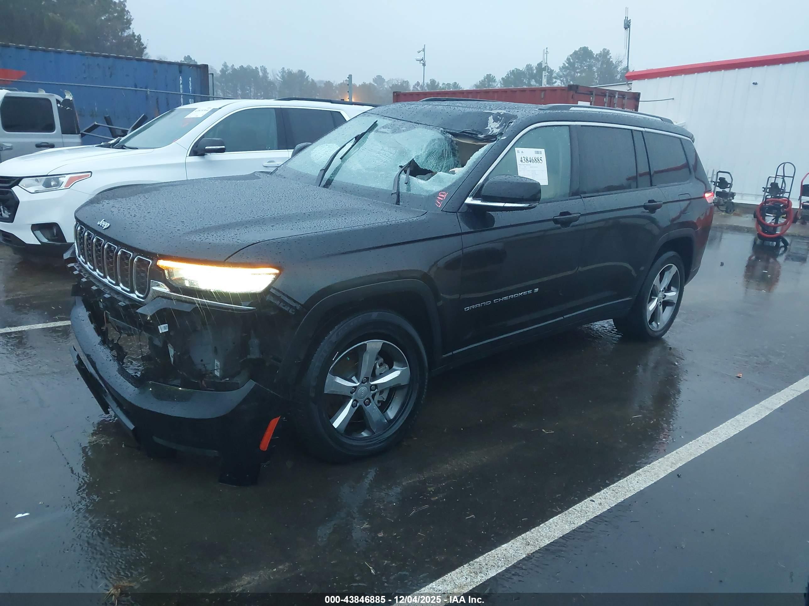 JEEP GRAND image 2
