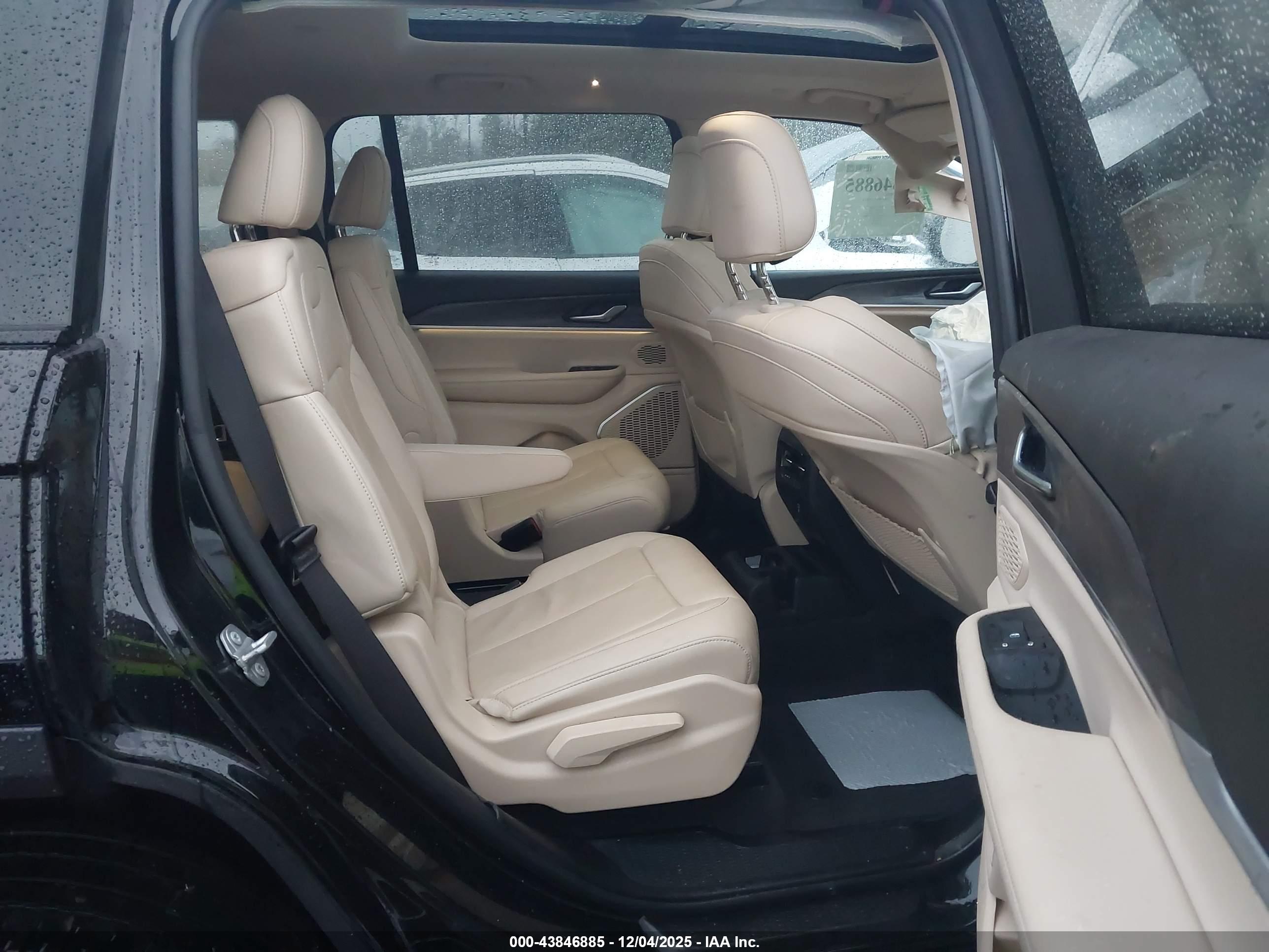 JEEP GRAND image 8
