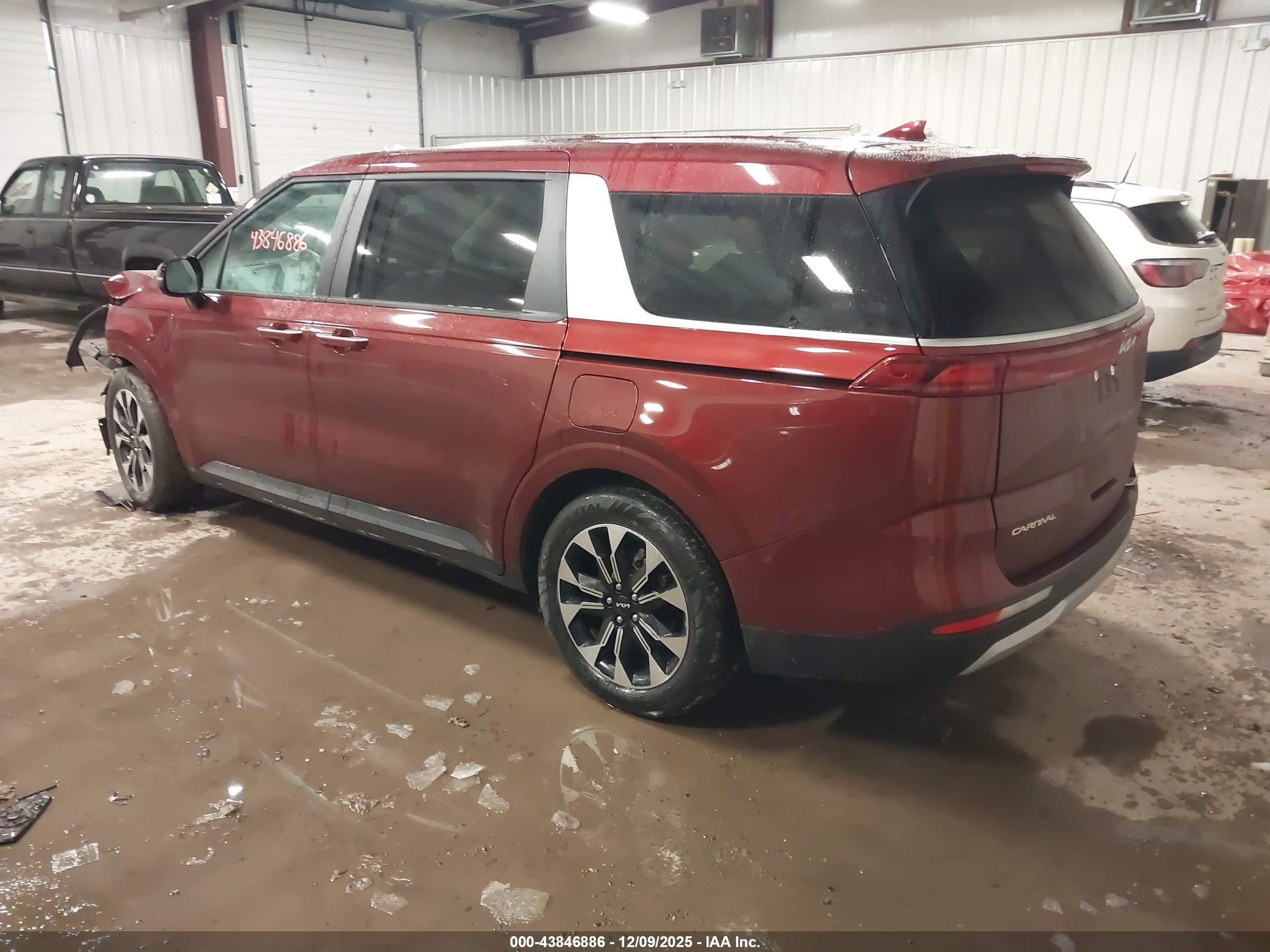 KIA CARNIVAL image 3