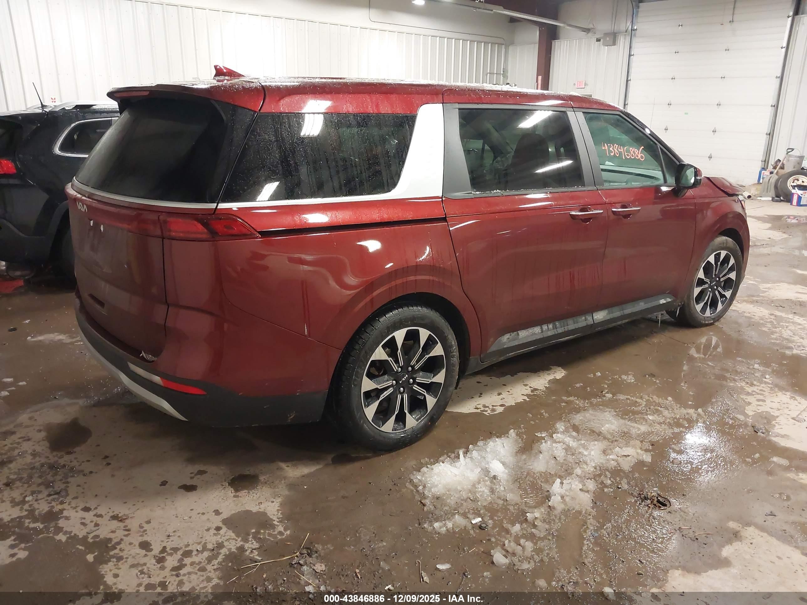 KIA CARNIVAL image 4