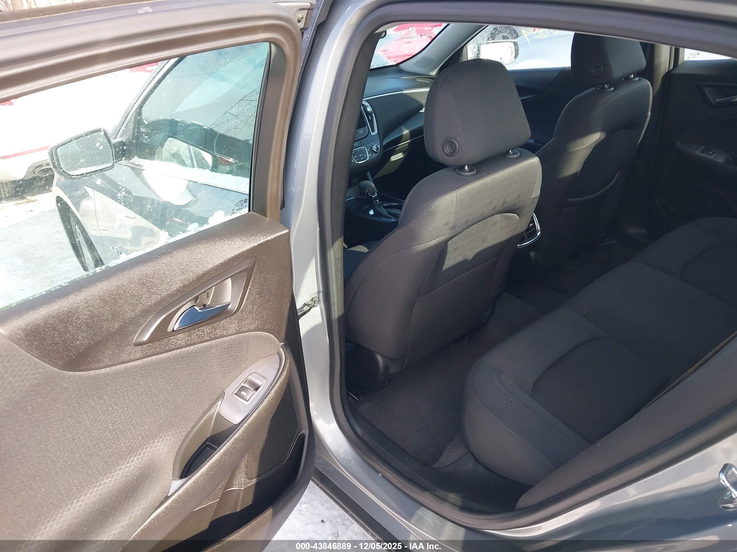 CHEVROLET MALIBU image 8