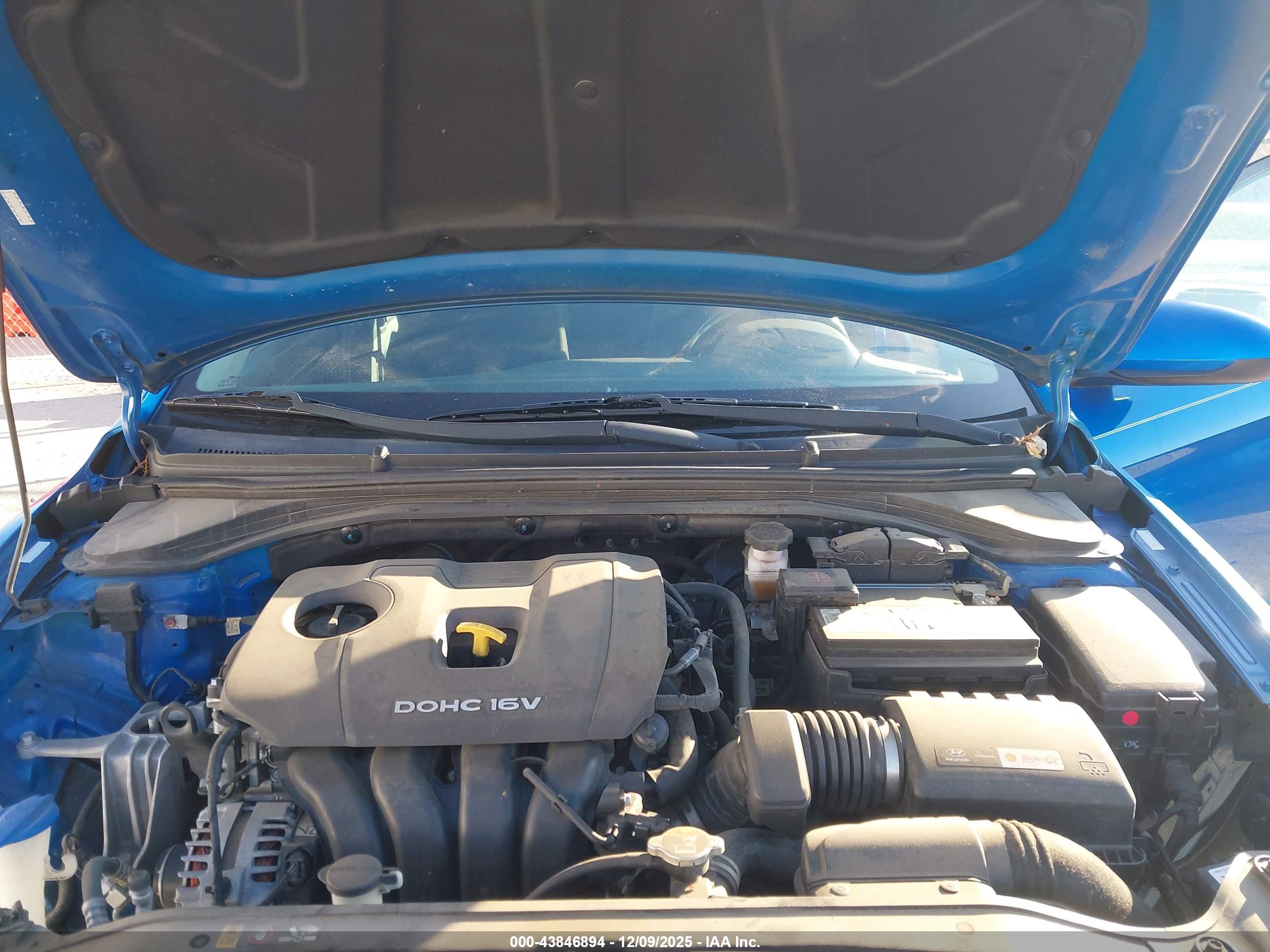 HYUNDAI ELANTRA image 10