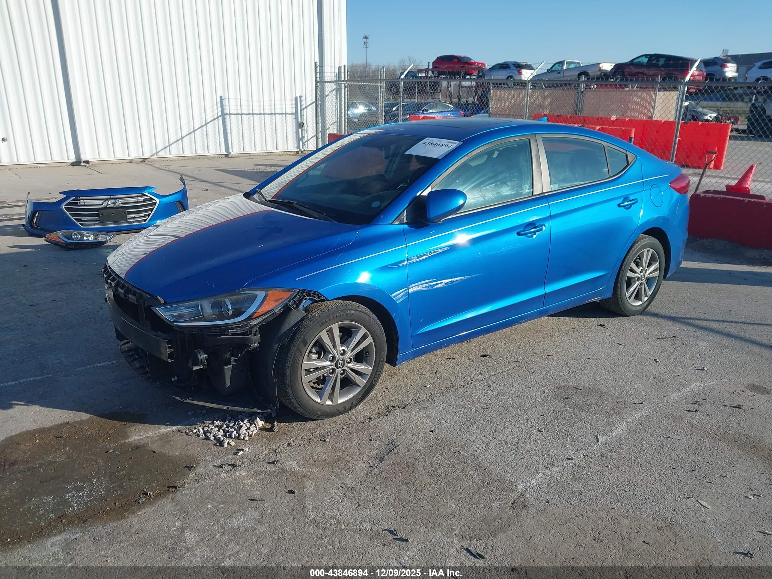 HYUNDAI ELANTRA image 2