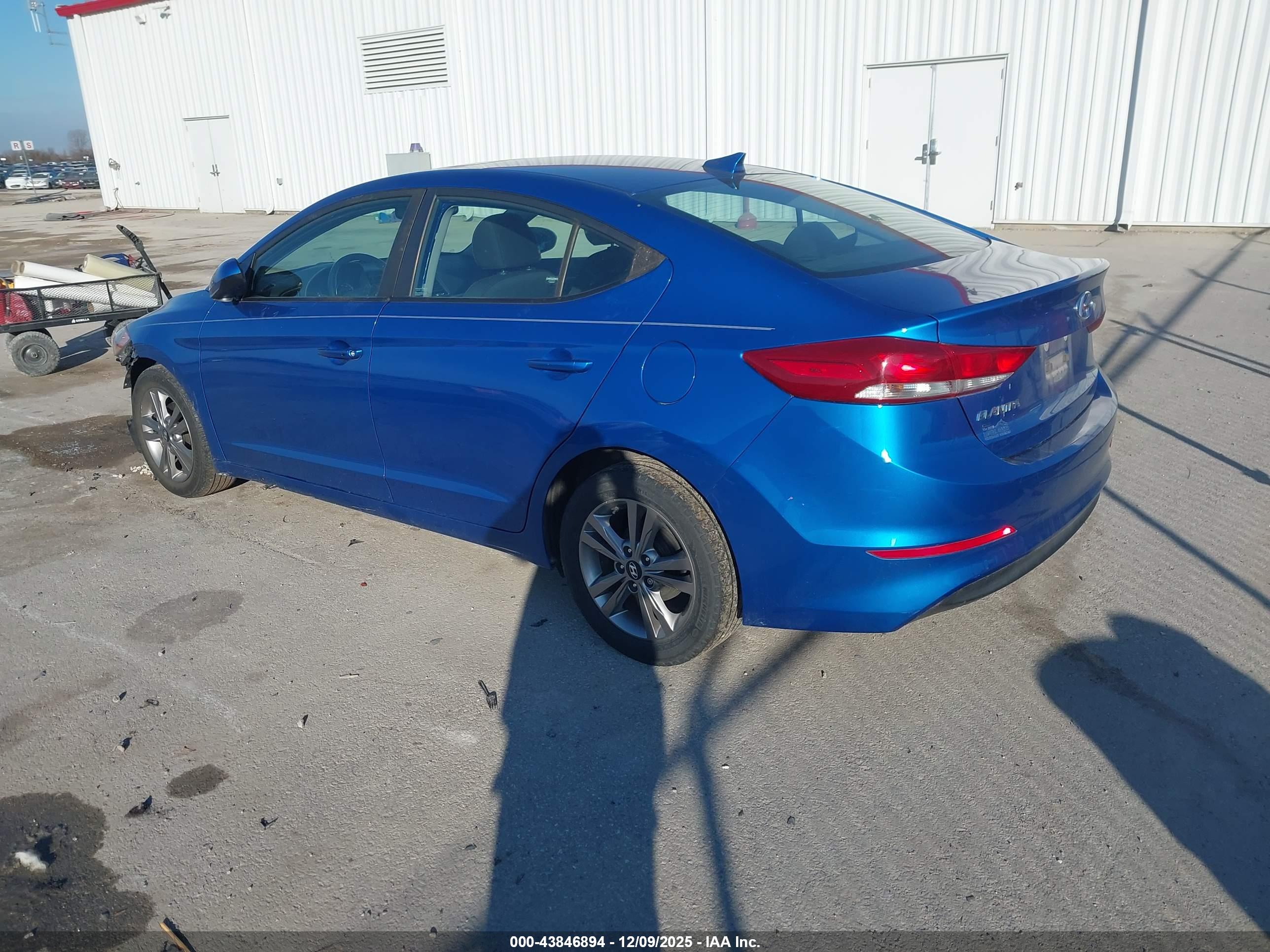 HYUNDAI ELANTRA image 3