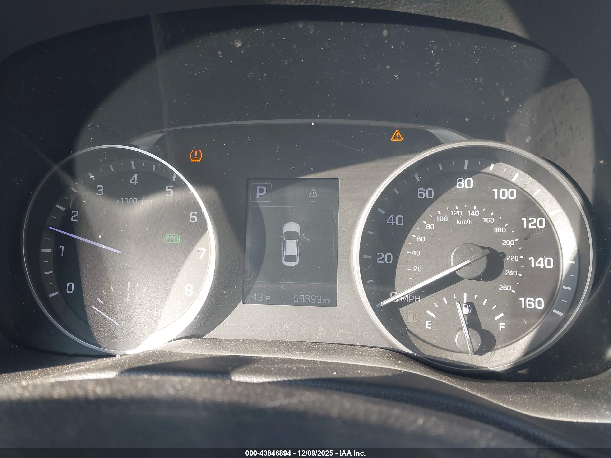 HYUNDAI ELANTRA image 7
