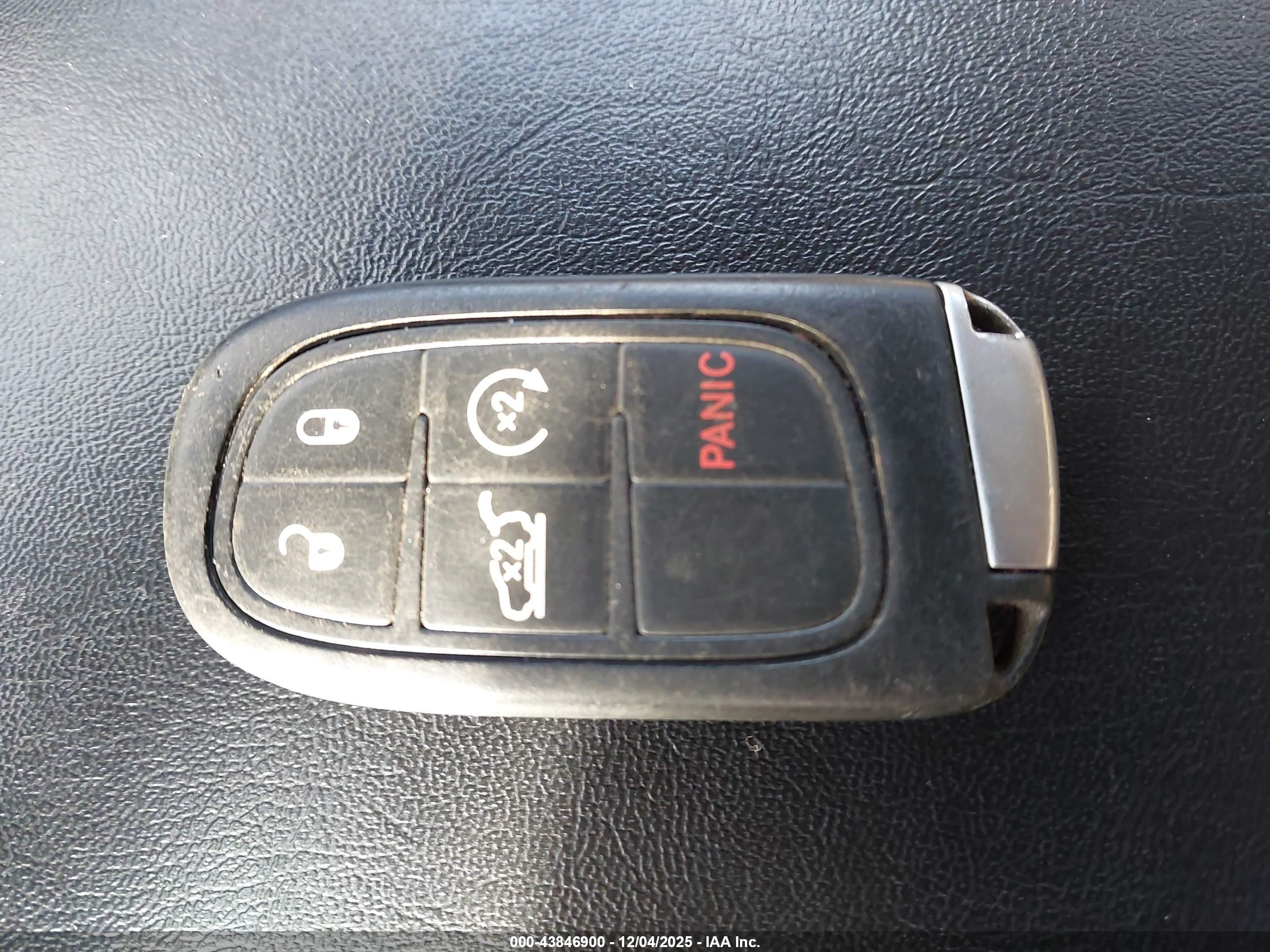 JEEP CHEROKEE image 11