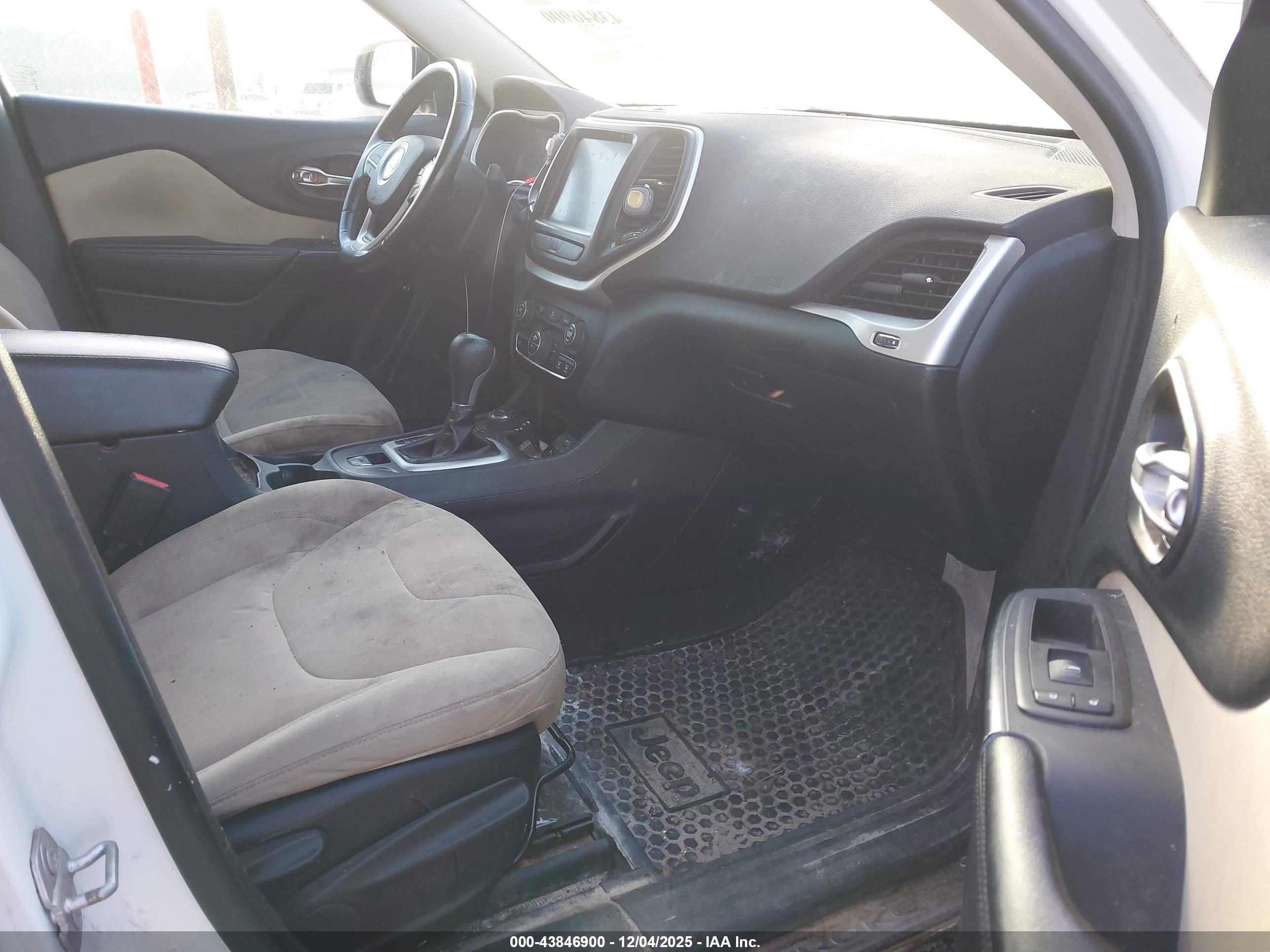 JEEP CHEROKEE image 5