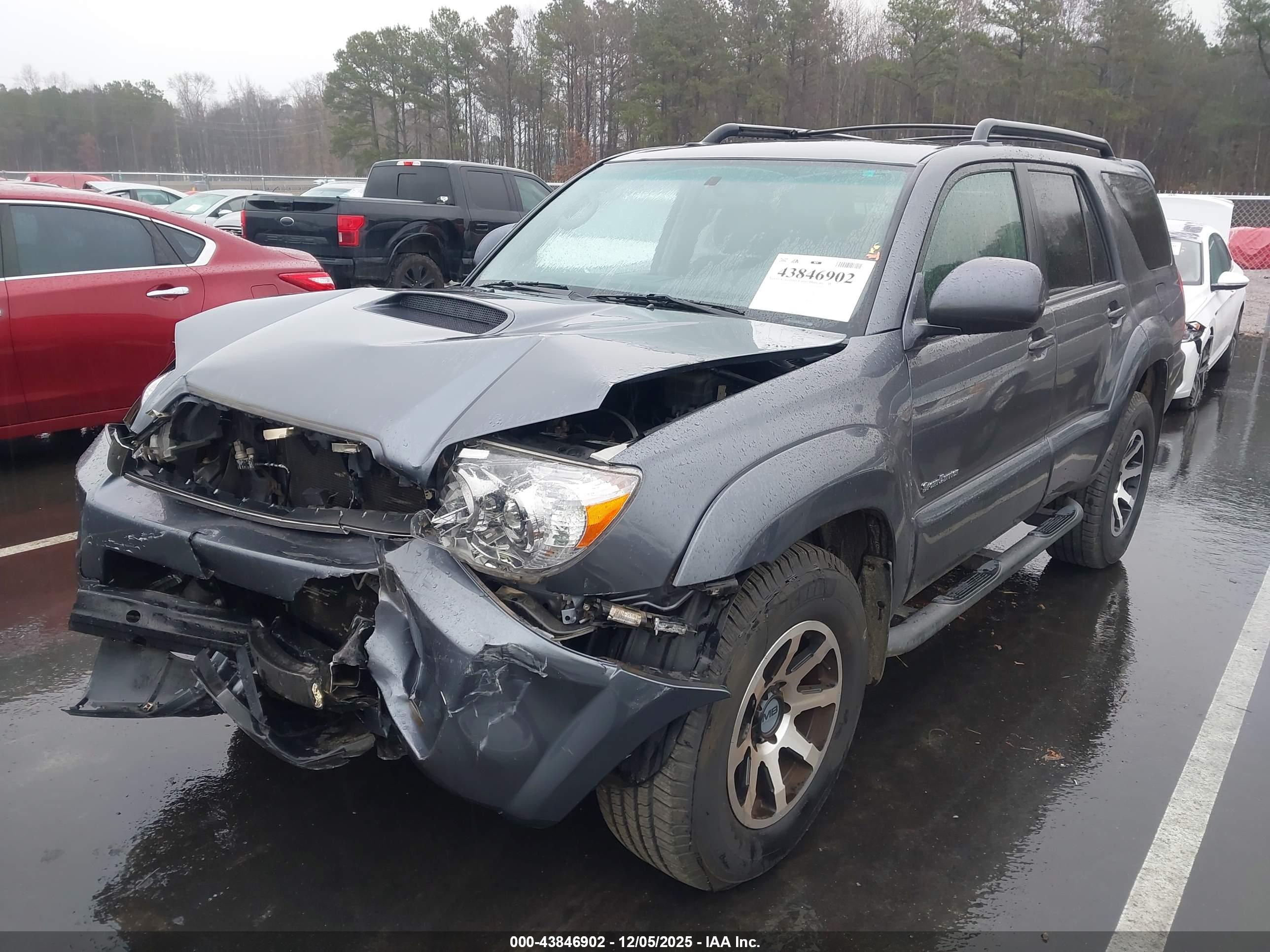 TOYOTA 4RUNNER image 2