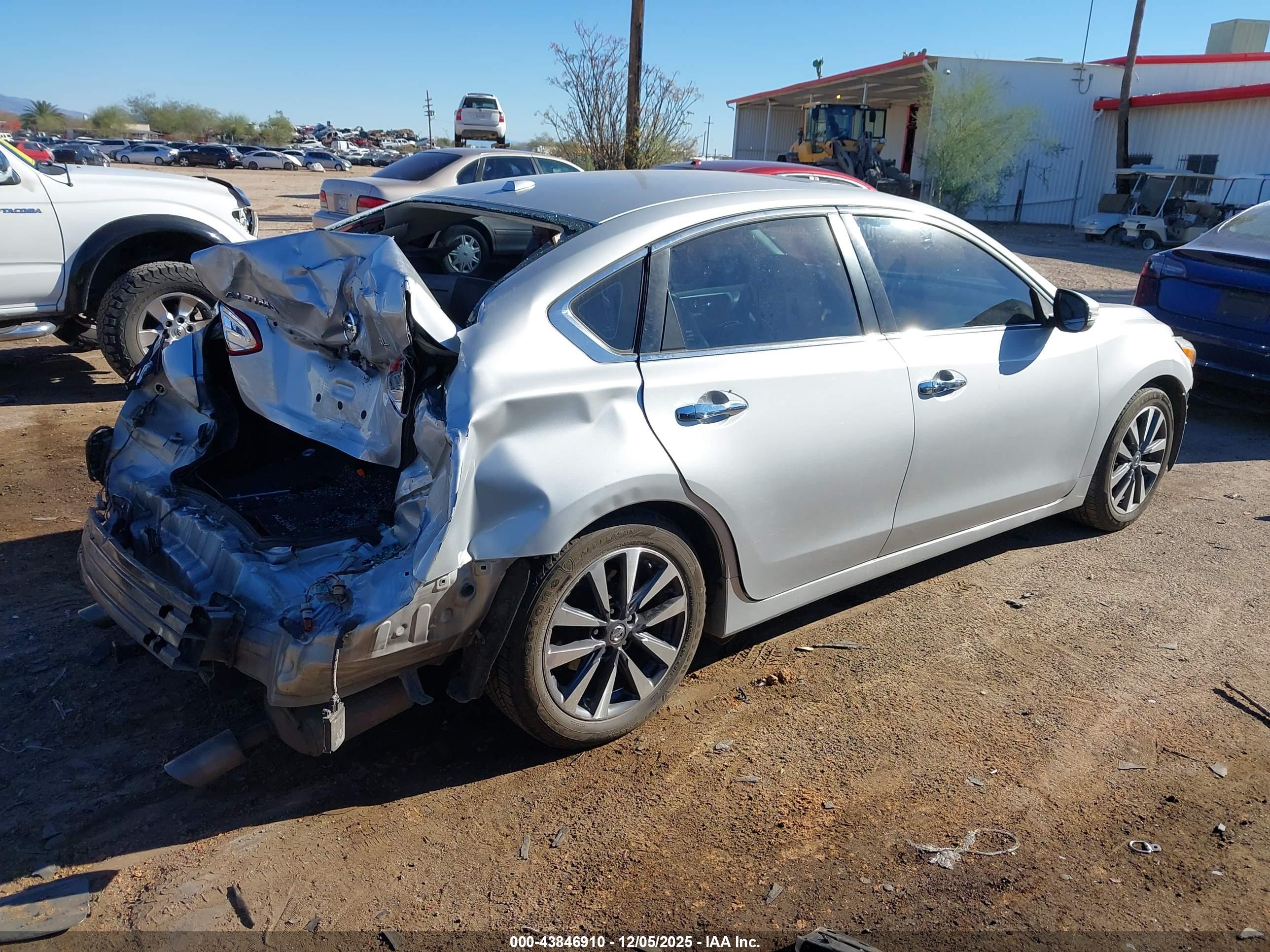 NISSAN ALTIMA image 4