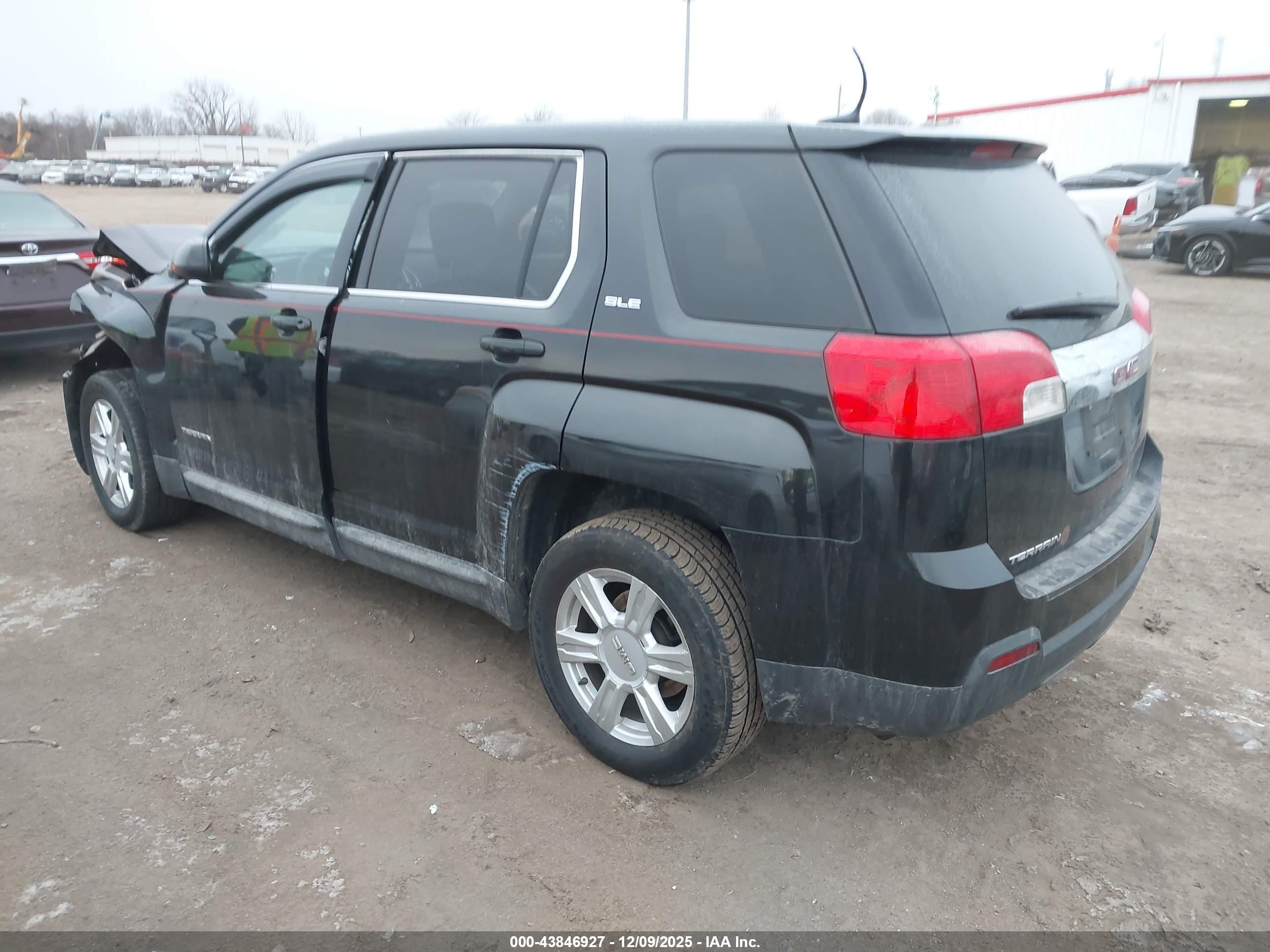 GMC TERRAIN image 3