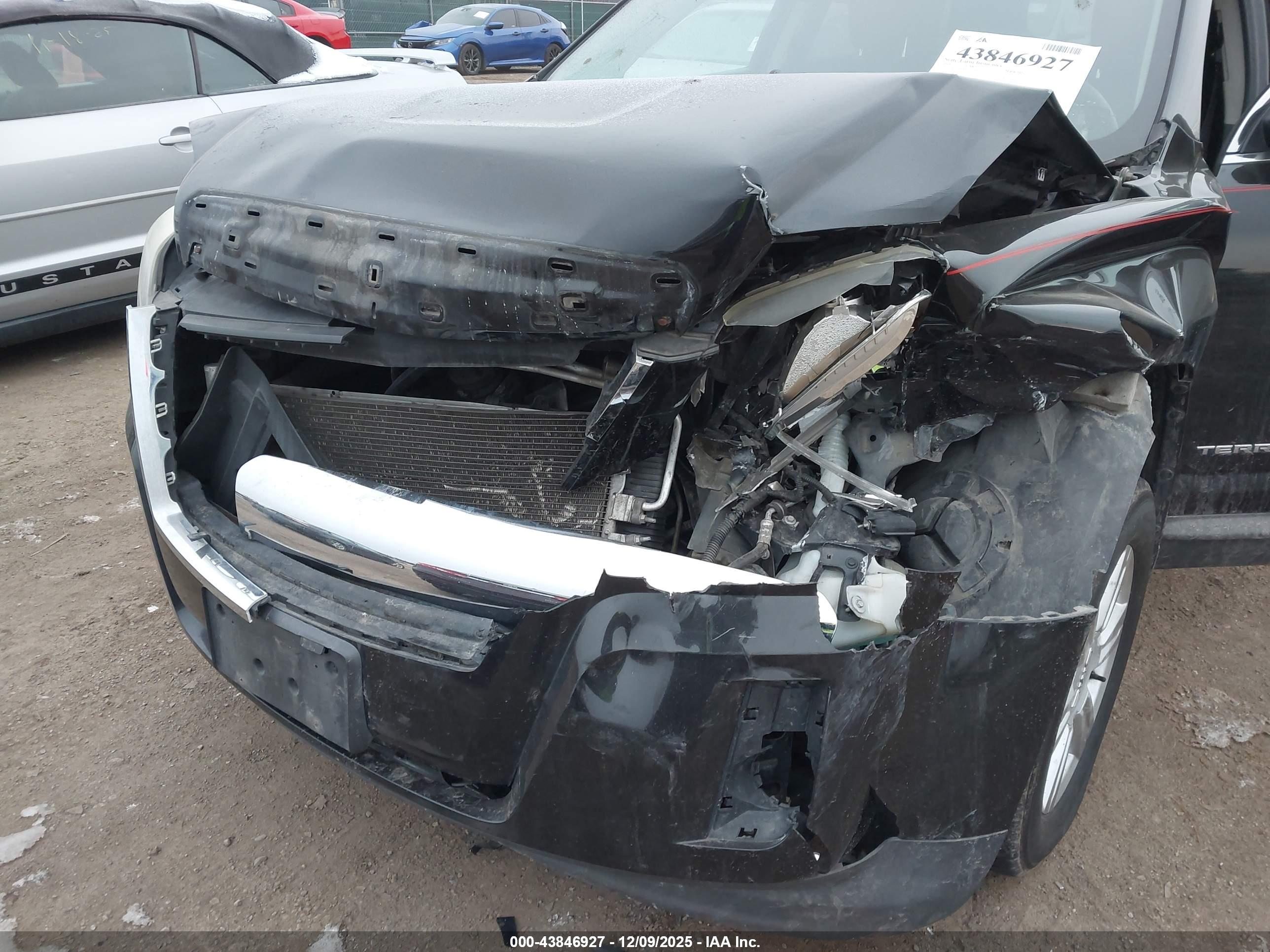 GMC TERRAIN image 6