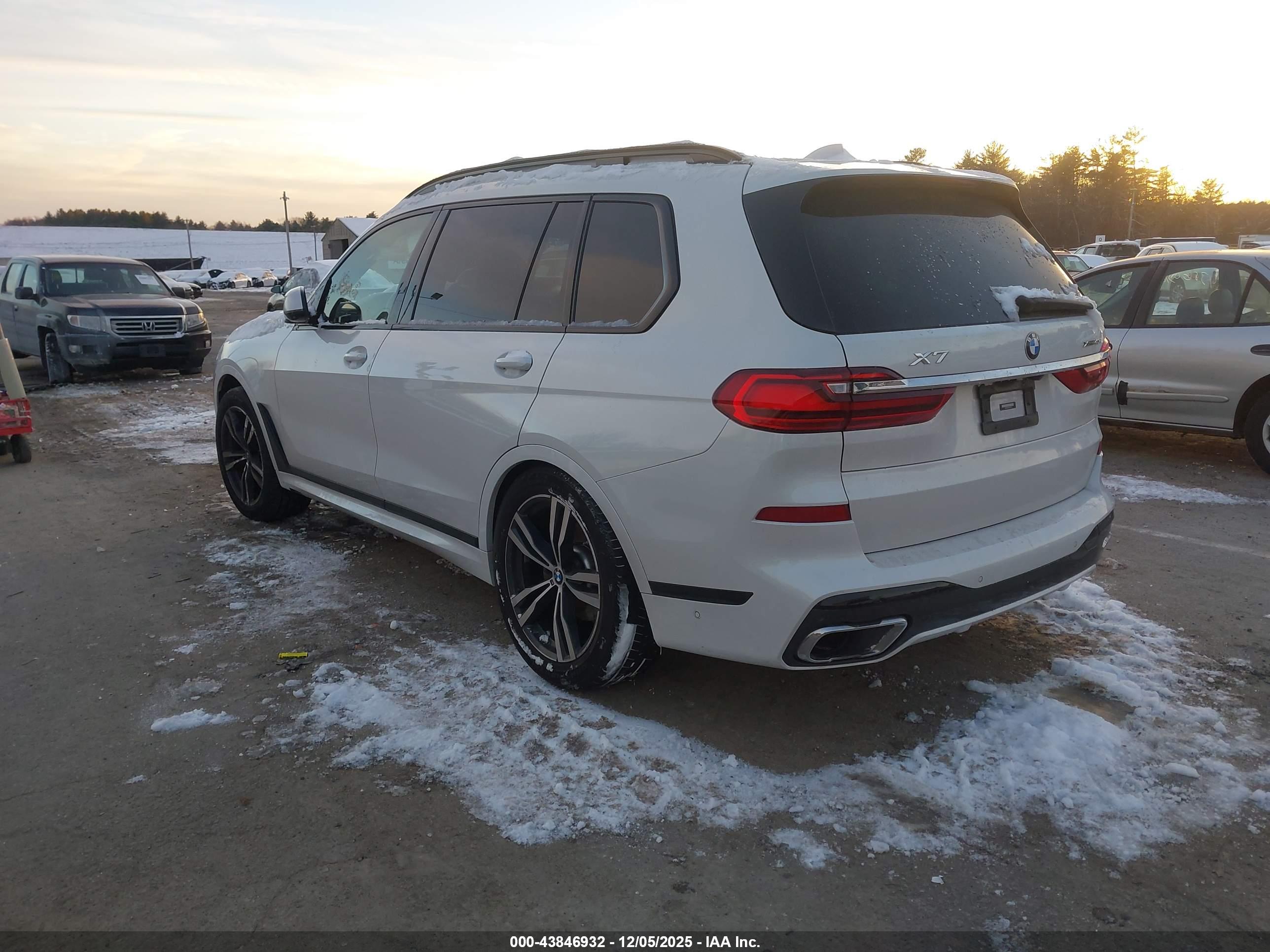 BMW X7 image 3