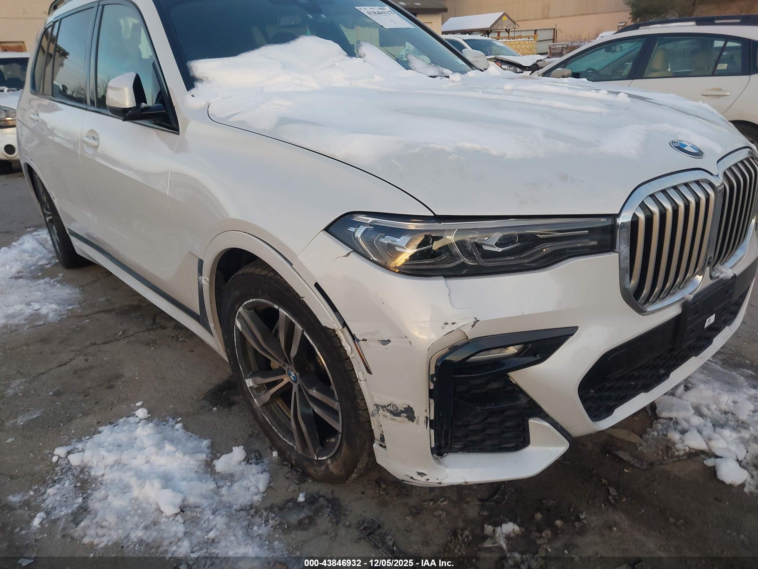 BMW X7 image 6