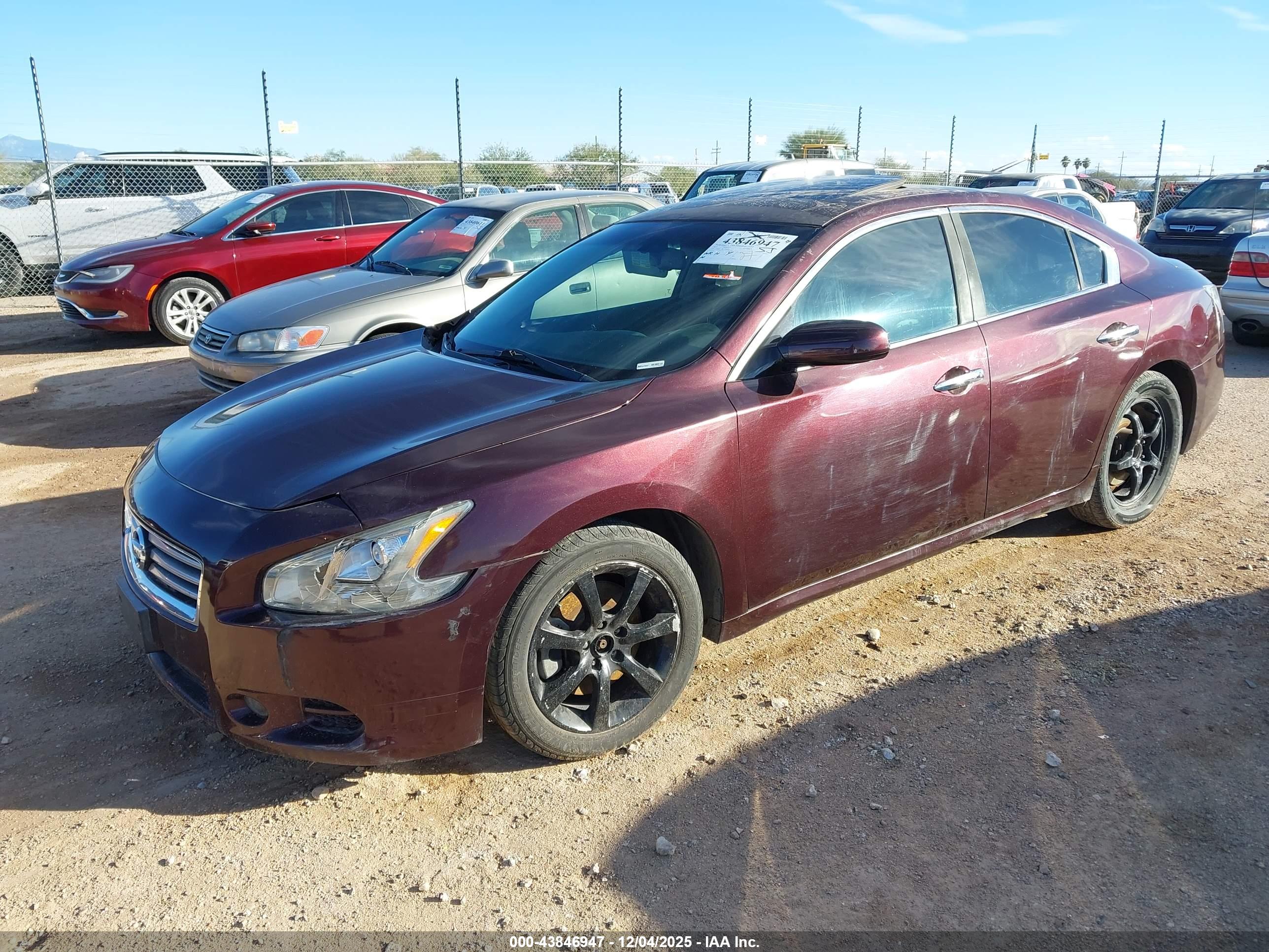 NISSAN MAXIMA image 2