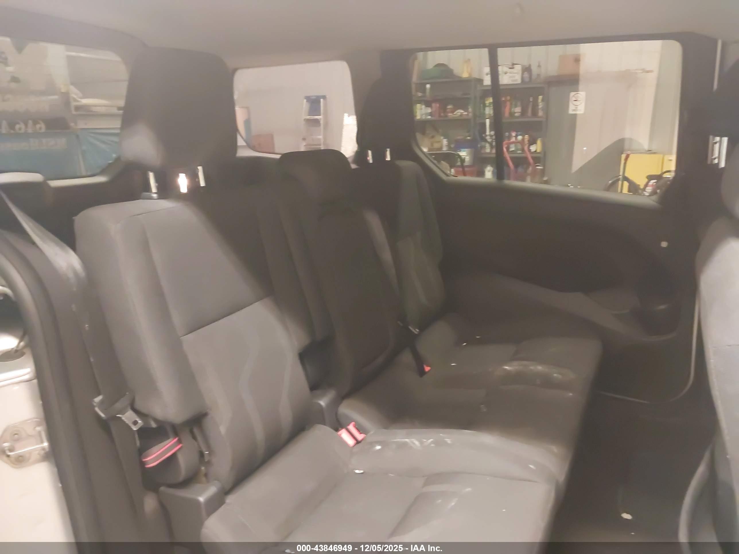 FORD TRANSIT image 8