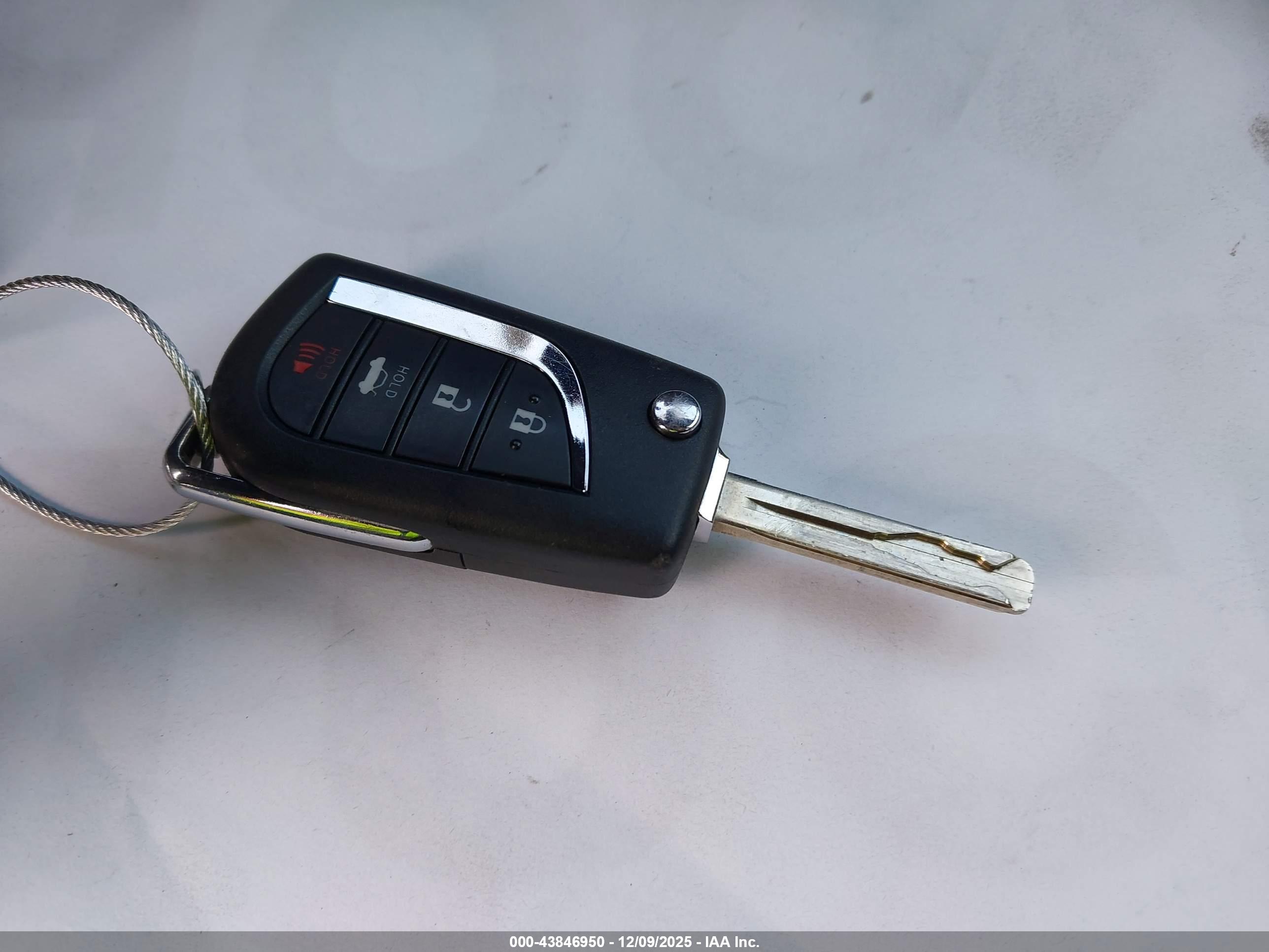 TOYOTA COROLLA image 11
