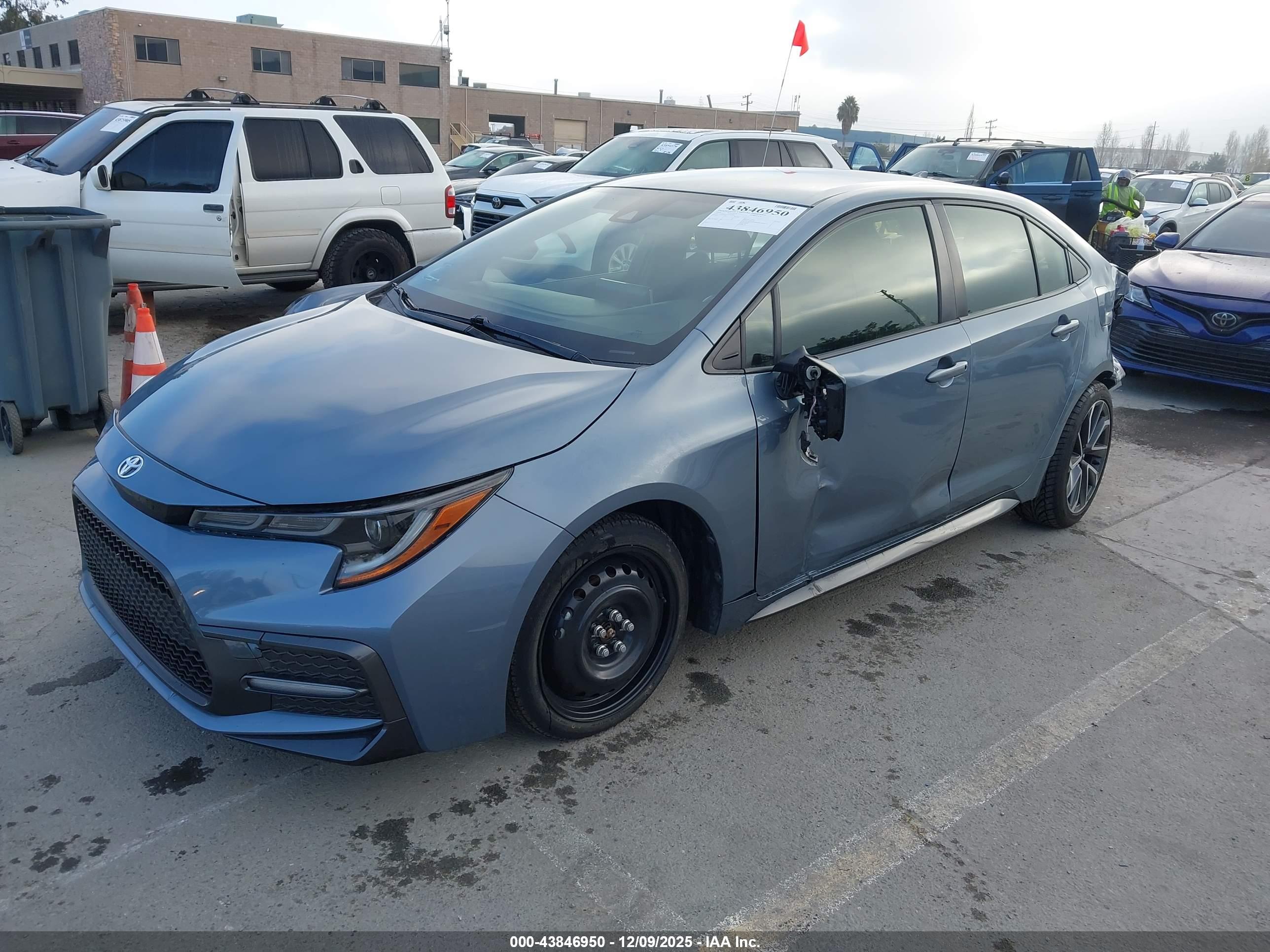 TOYOTA COROLLA image 2
