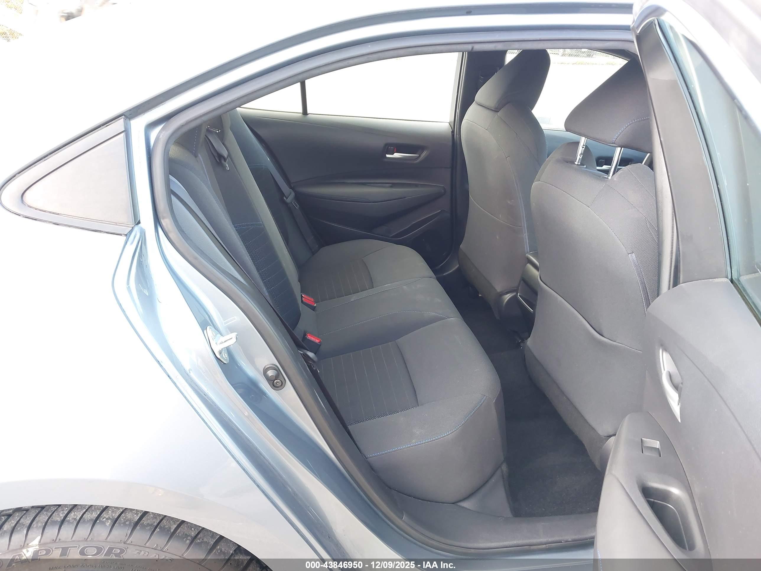 TOYOTA COROLLA image 8